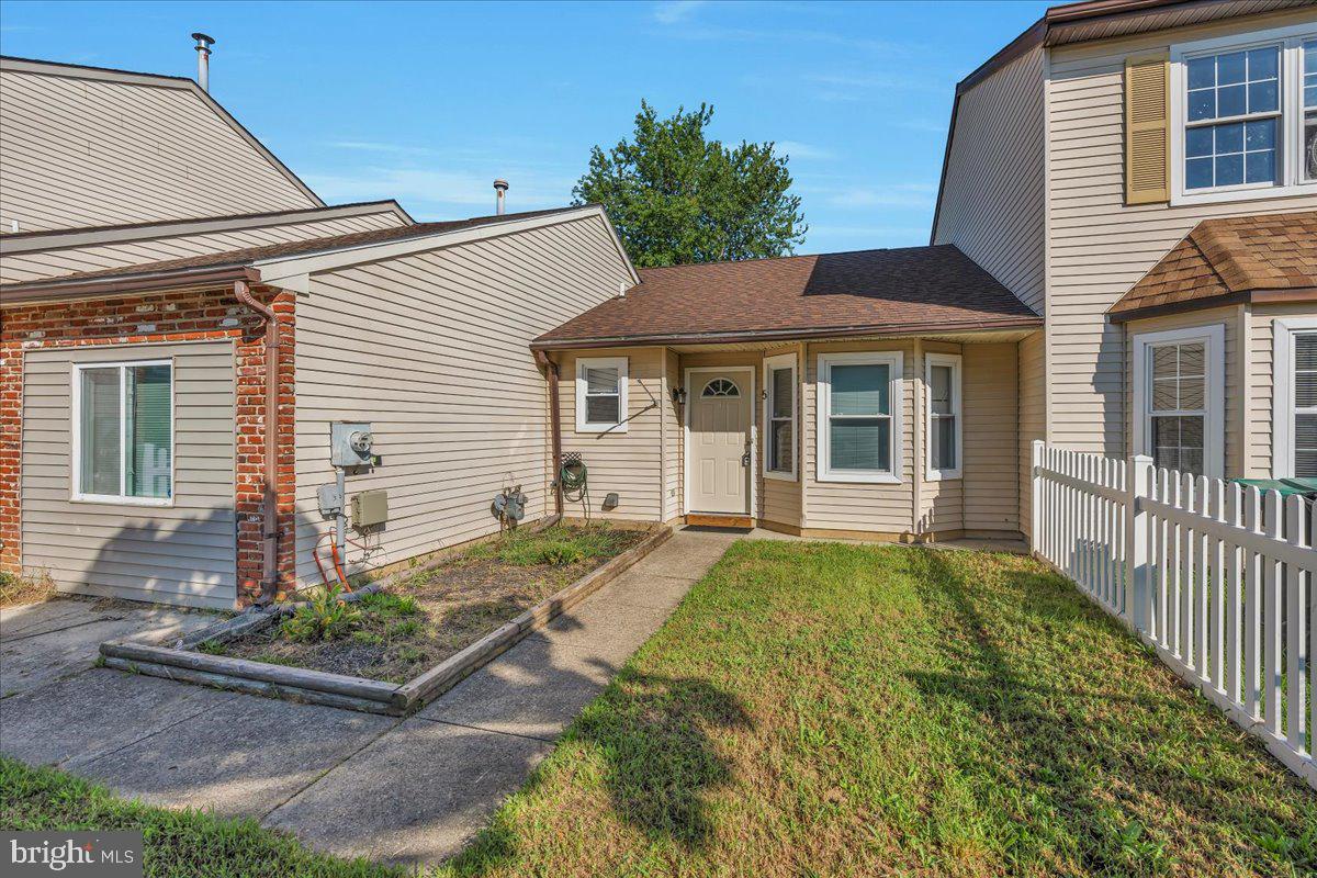 5 HEYWOOD LANE