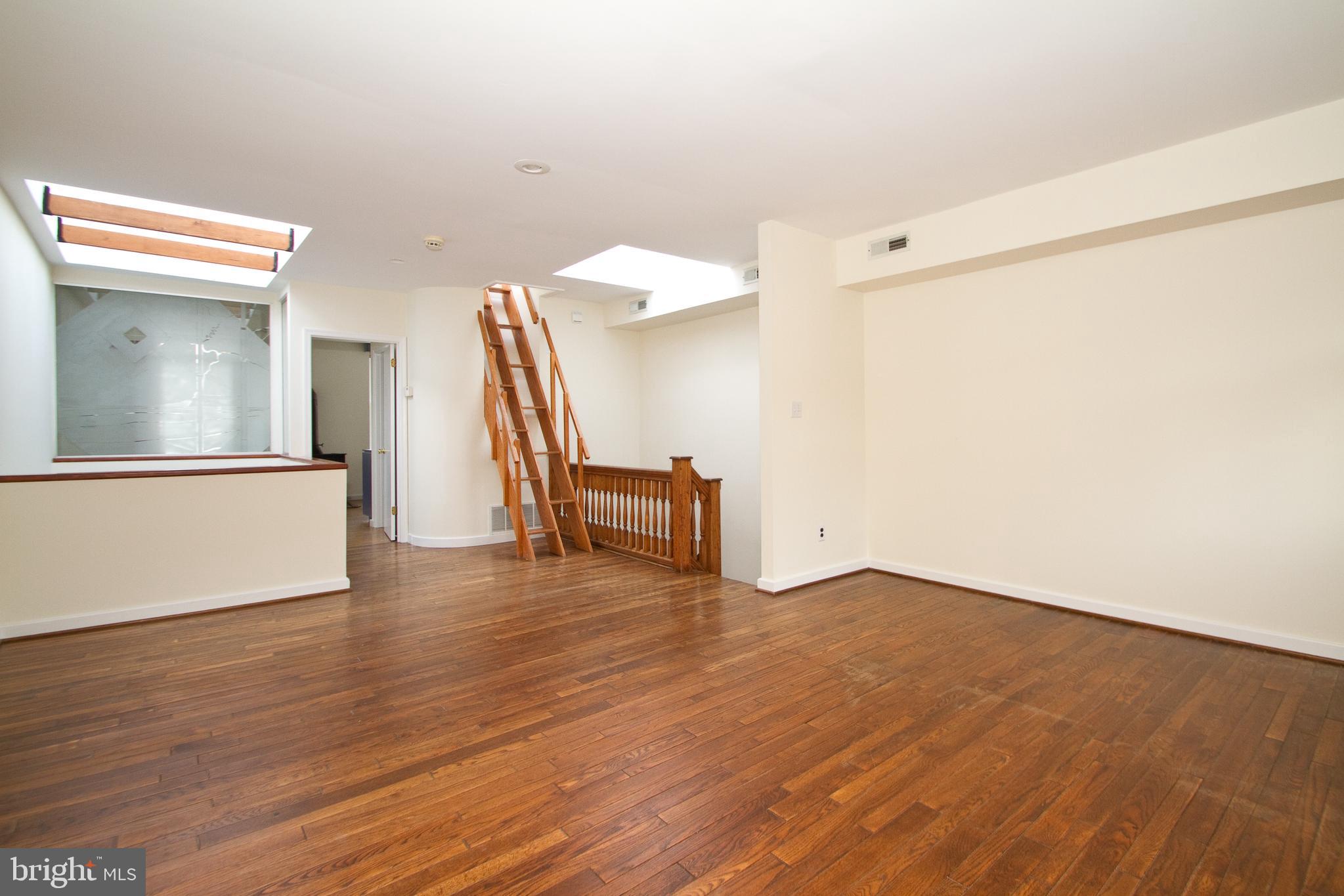 WASHINGTON SQ WEST - Residential