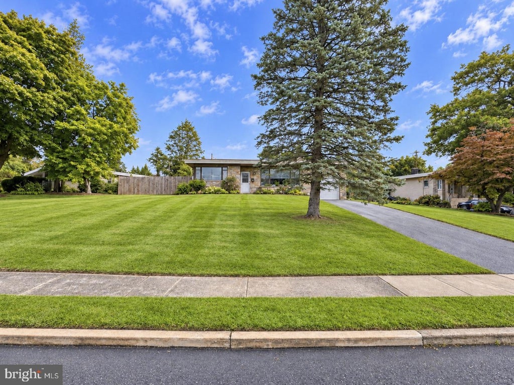 Photo of 705 Hedgerow Drive, BROOMALL, PA 19008 (MLS # PADE2124028)