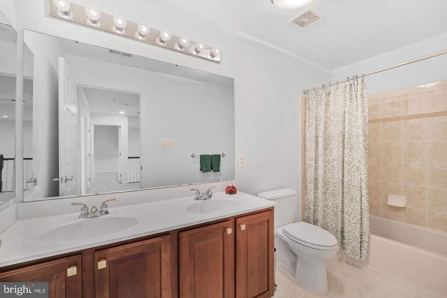 THE VILLAGE AT COLLINGTON - Residential Lease