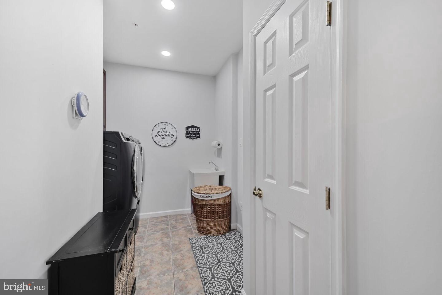 THE VILLAGE AT COLLINGTON - Residential Lease