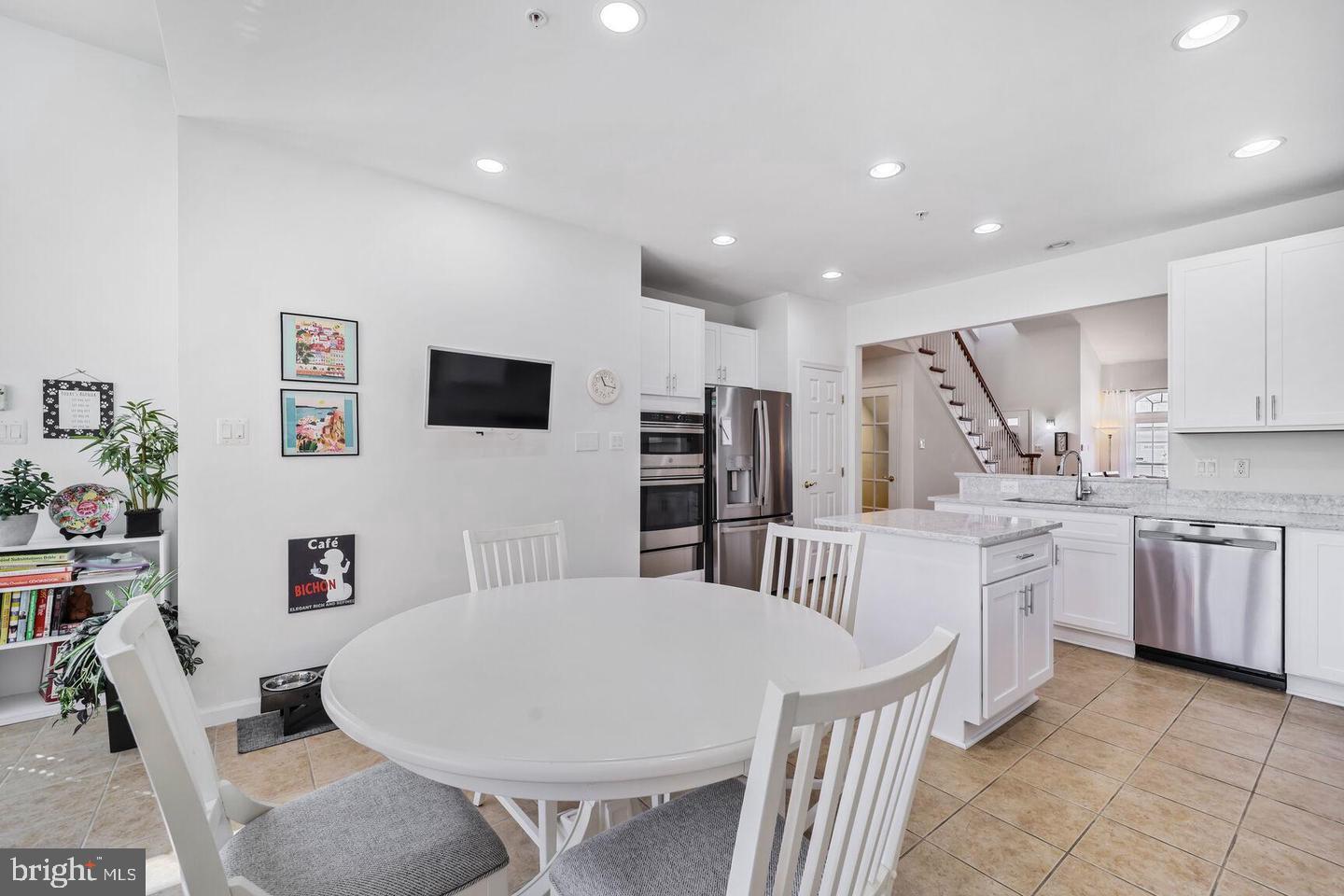 THE VILLAGE AT COLLINGTON - Residential Lease