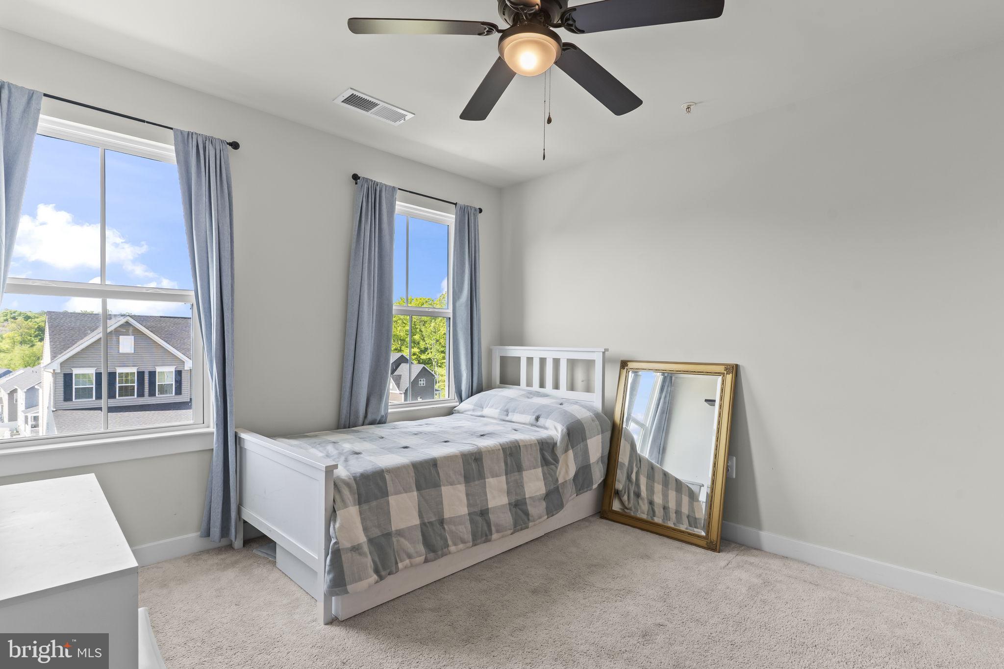 HERITAGE WOODS - Residential