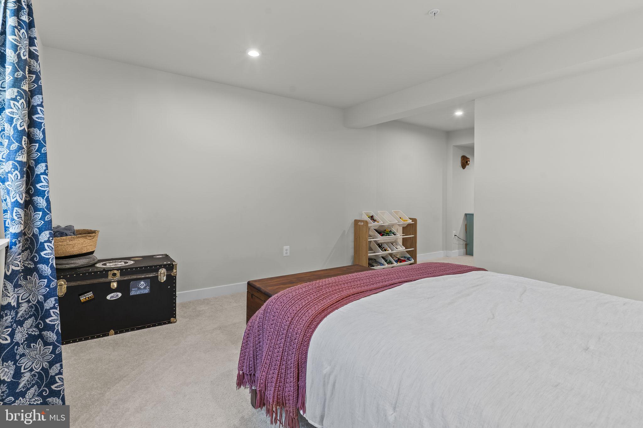 HERITAGE WOODS - Residential