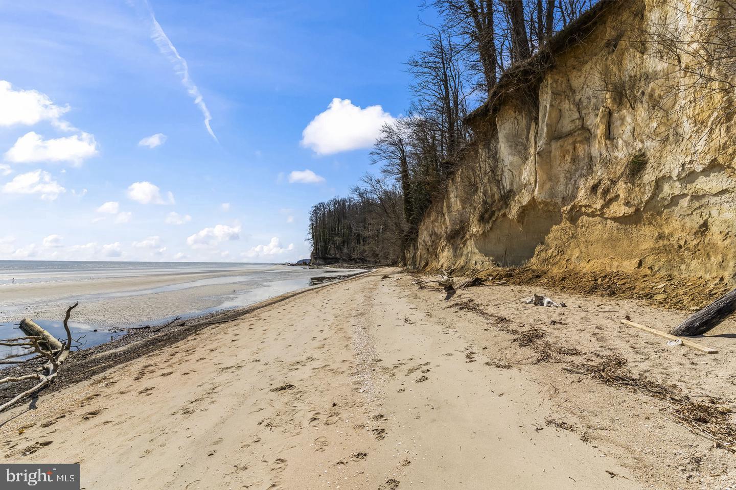 HERITAGE WOODS - Residential