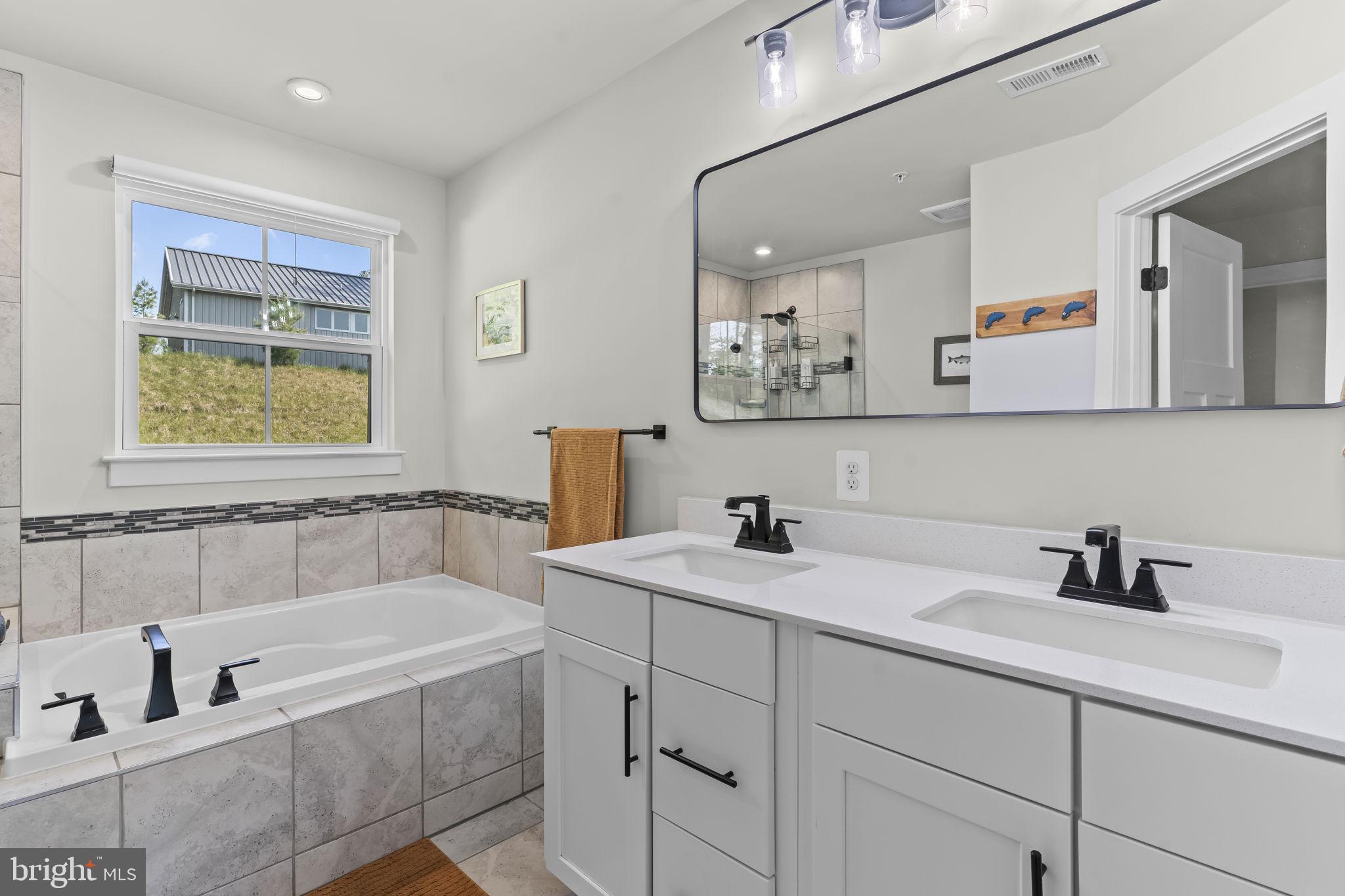 HERITAGE WOODS - Residential