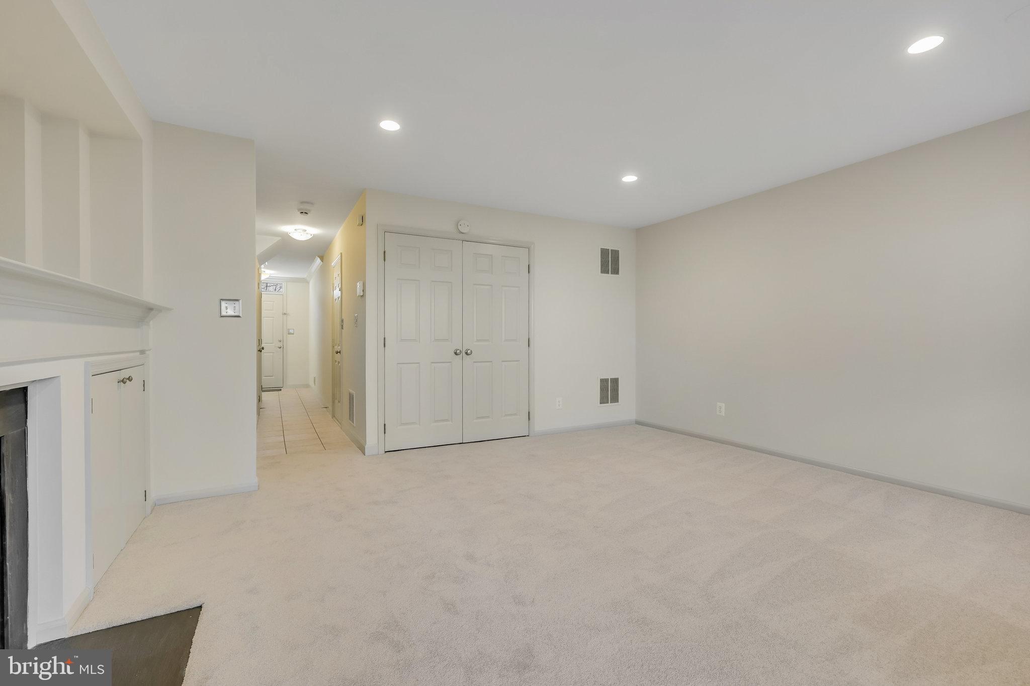 BROADLANDS SOUTH - Residential