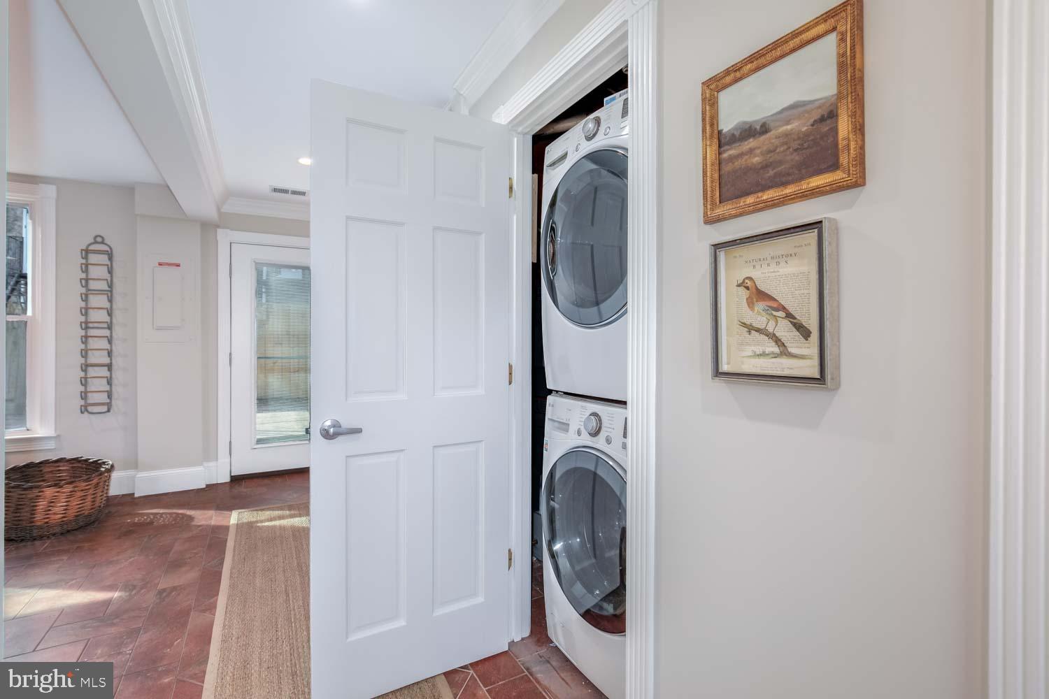 CAPITOL HILL - Residential