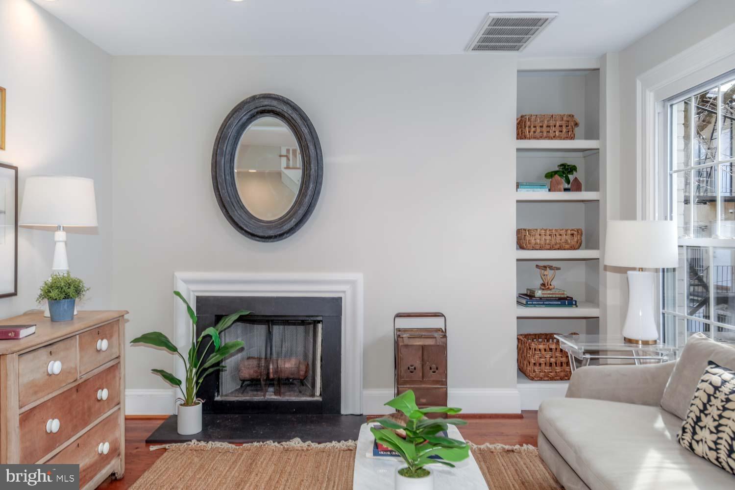 CAPITOL HILL - Residential