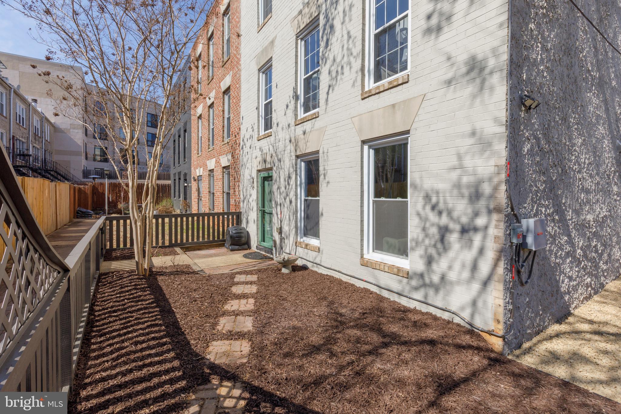 CAPITOL HILL - Residential