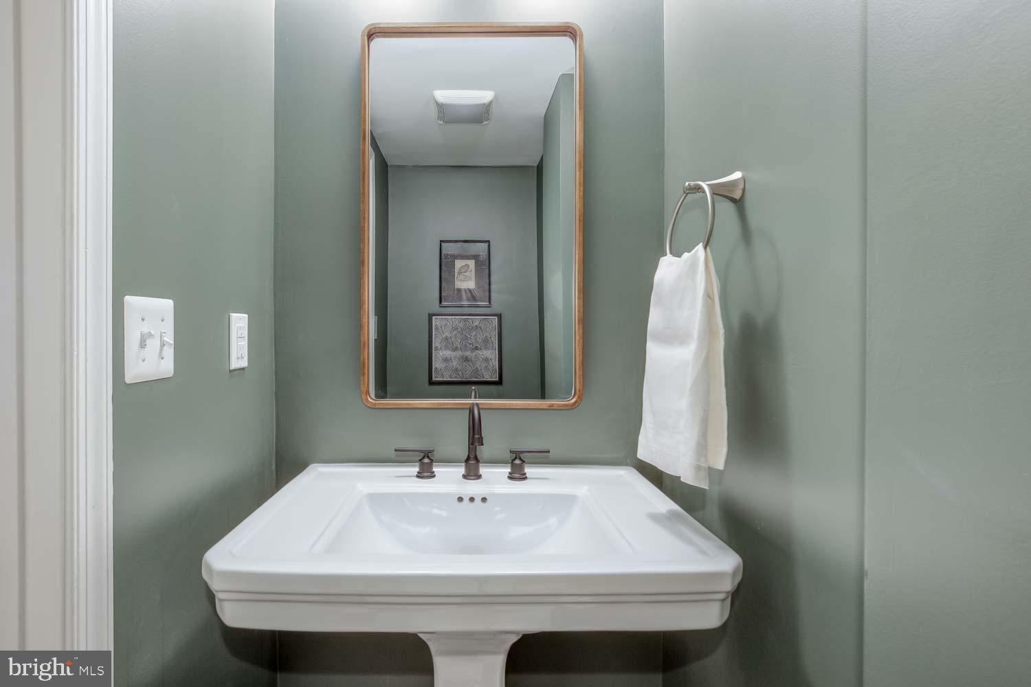 CAPITOL HILL - Residential