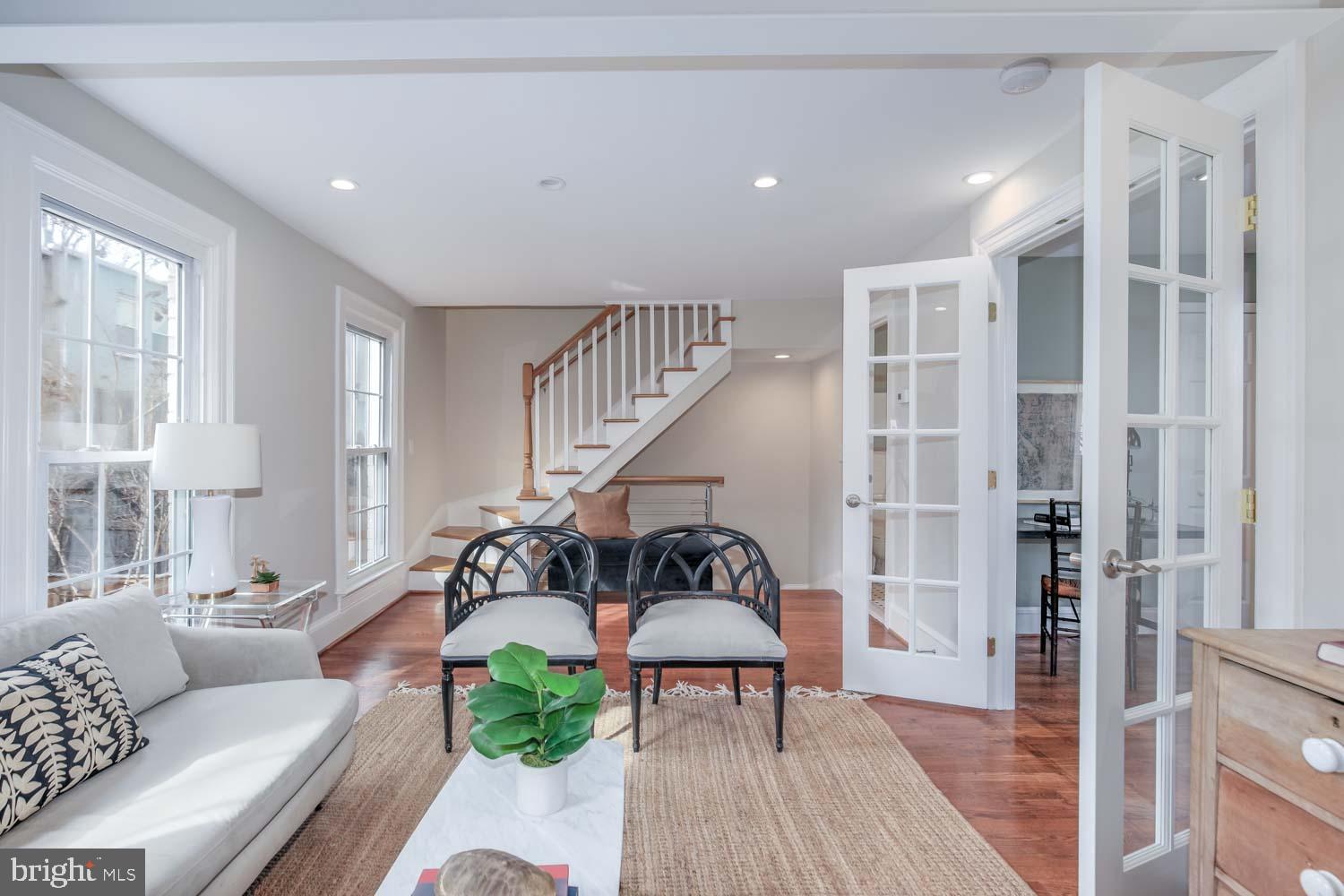 CAPITOL HILL - Residential