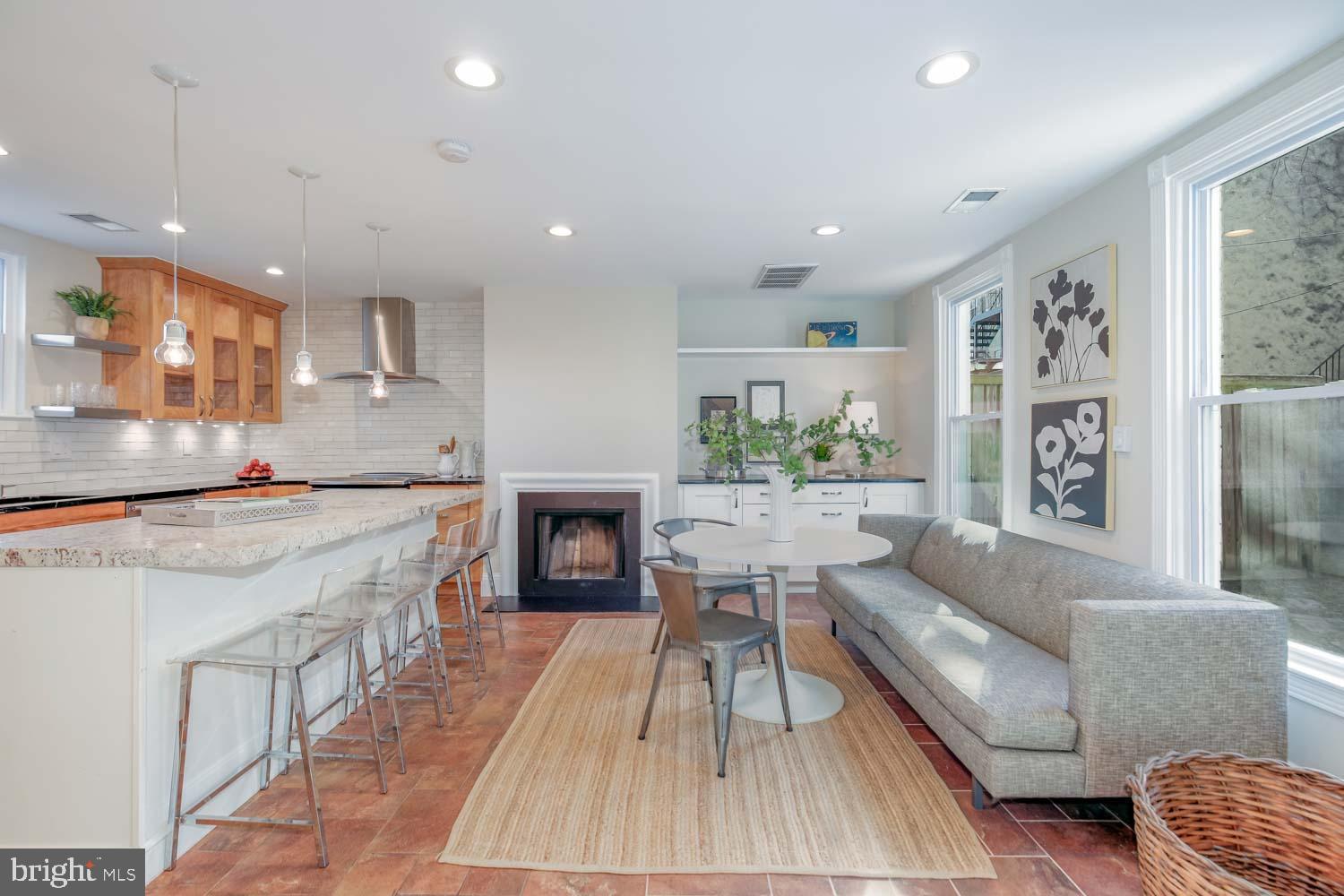 CAPITOL HILL - Residential