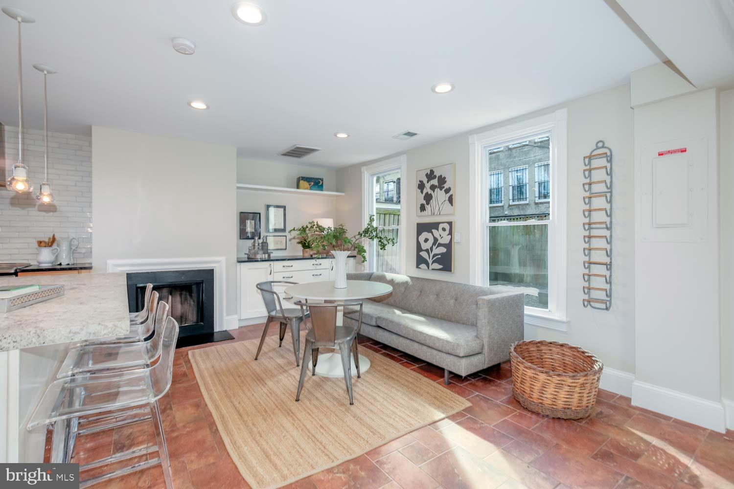 CAPITOL HILL - Residential