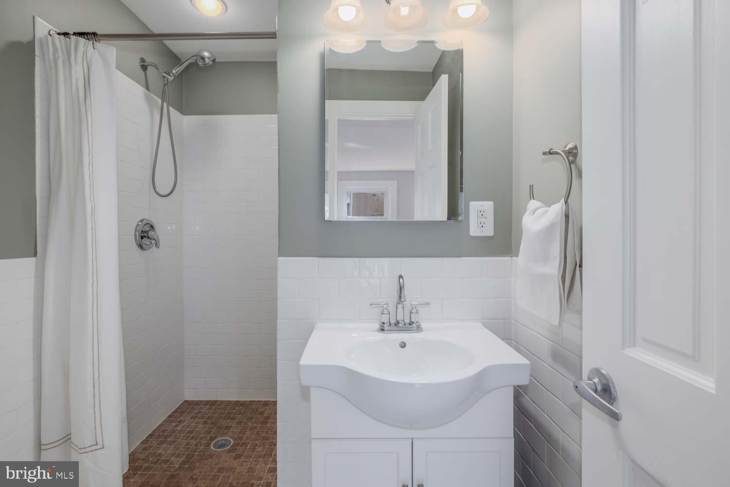 CAPITOL HILL - Residential