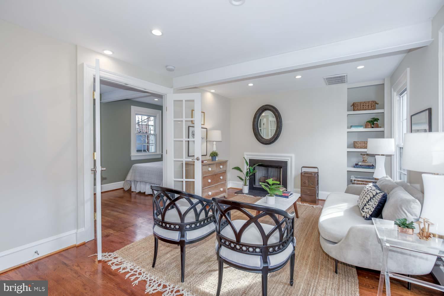 CAPITOL HILL - Residential