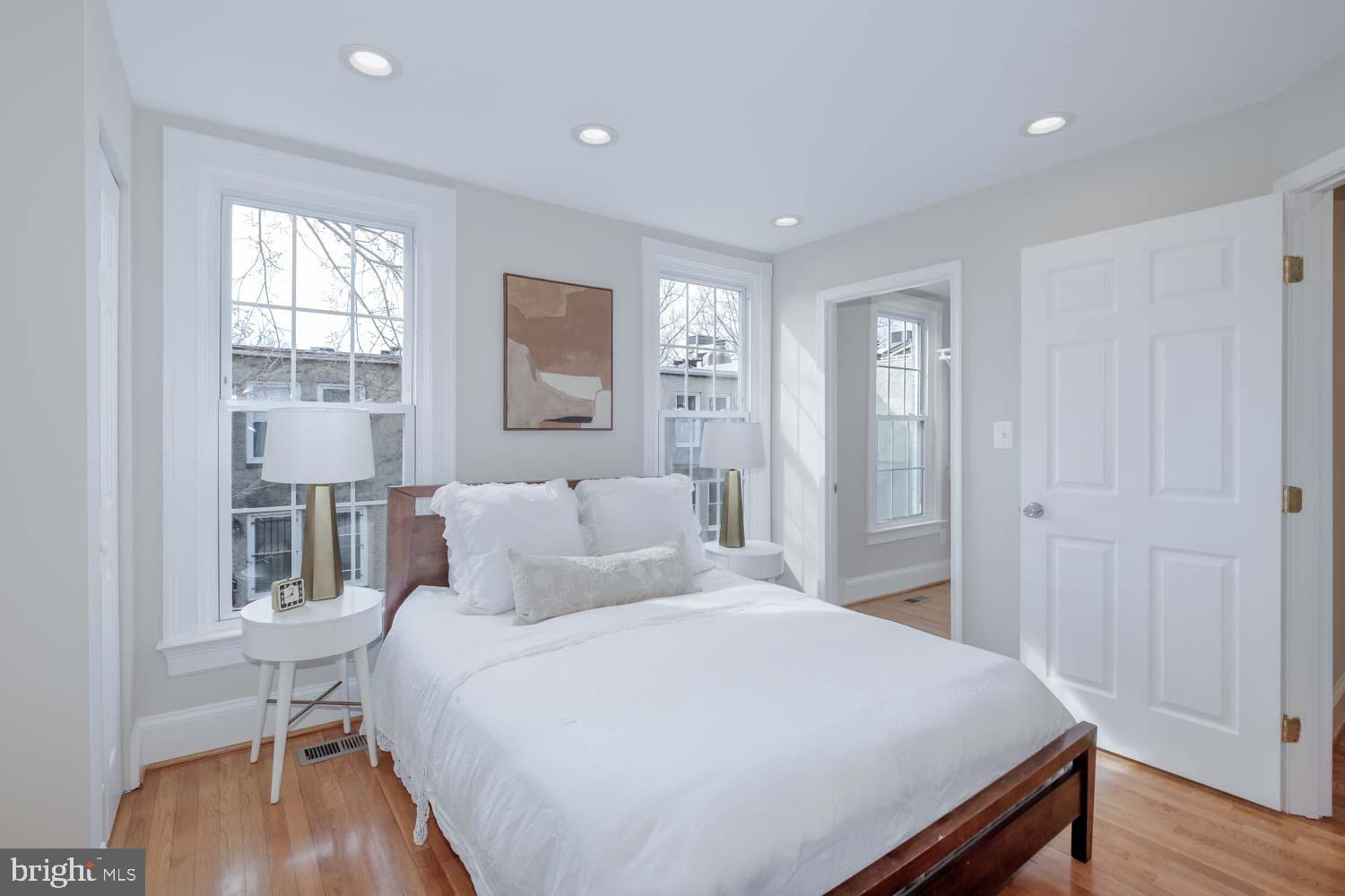 CAPITOL HILL - Residential