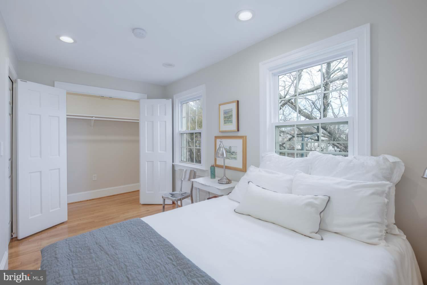 CAPITOL HILL - Residential