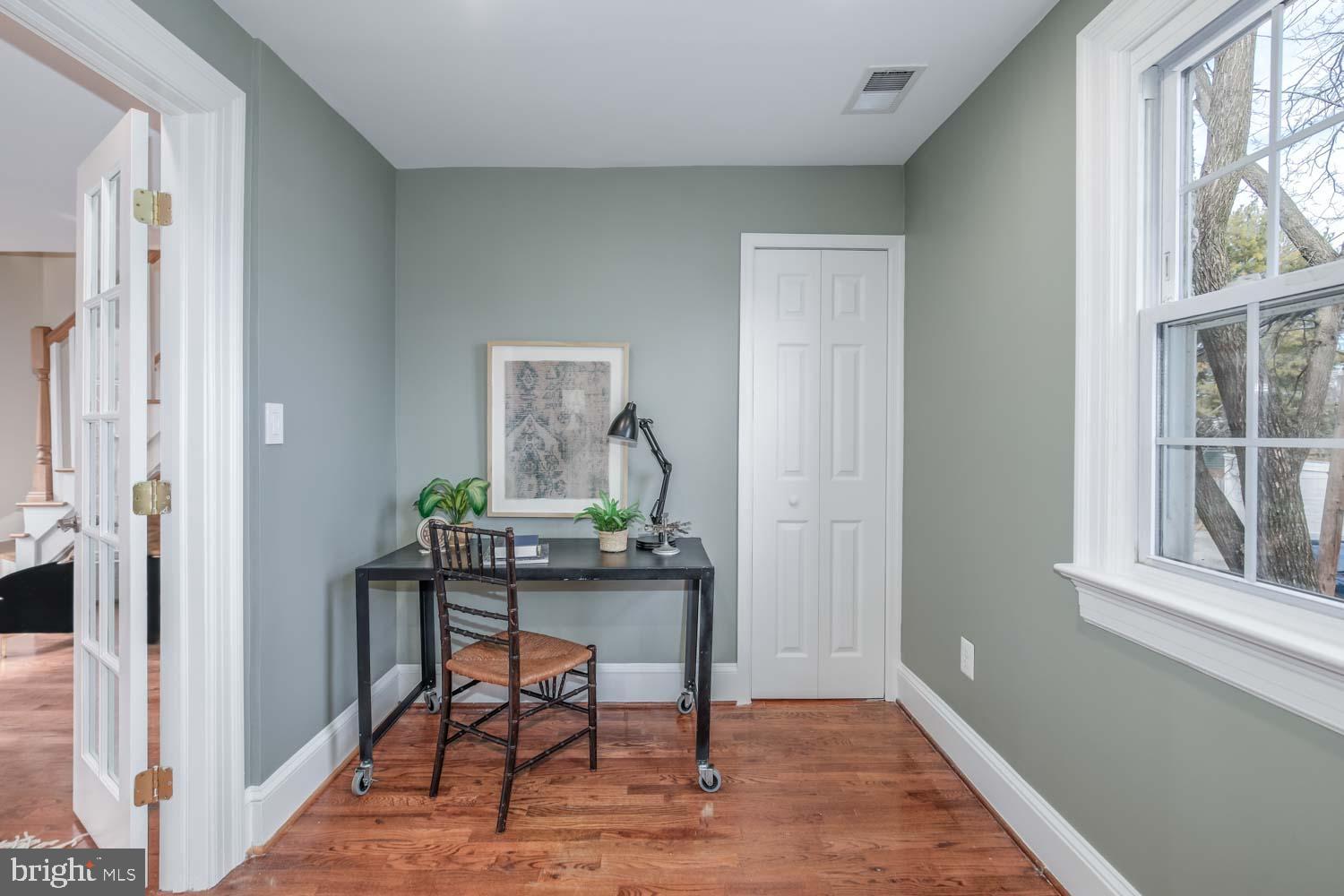 CAPITOL HILL - Residential