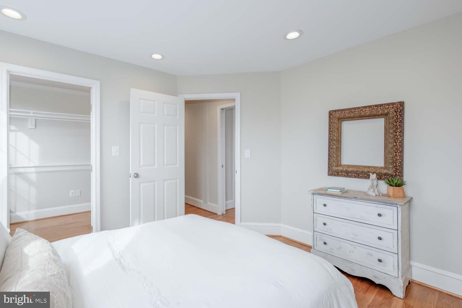 CAPITOL HILL - Residential