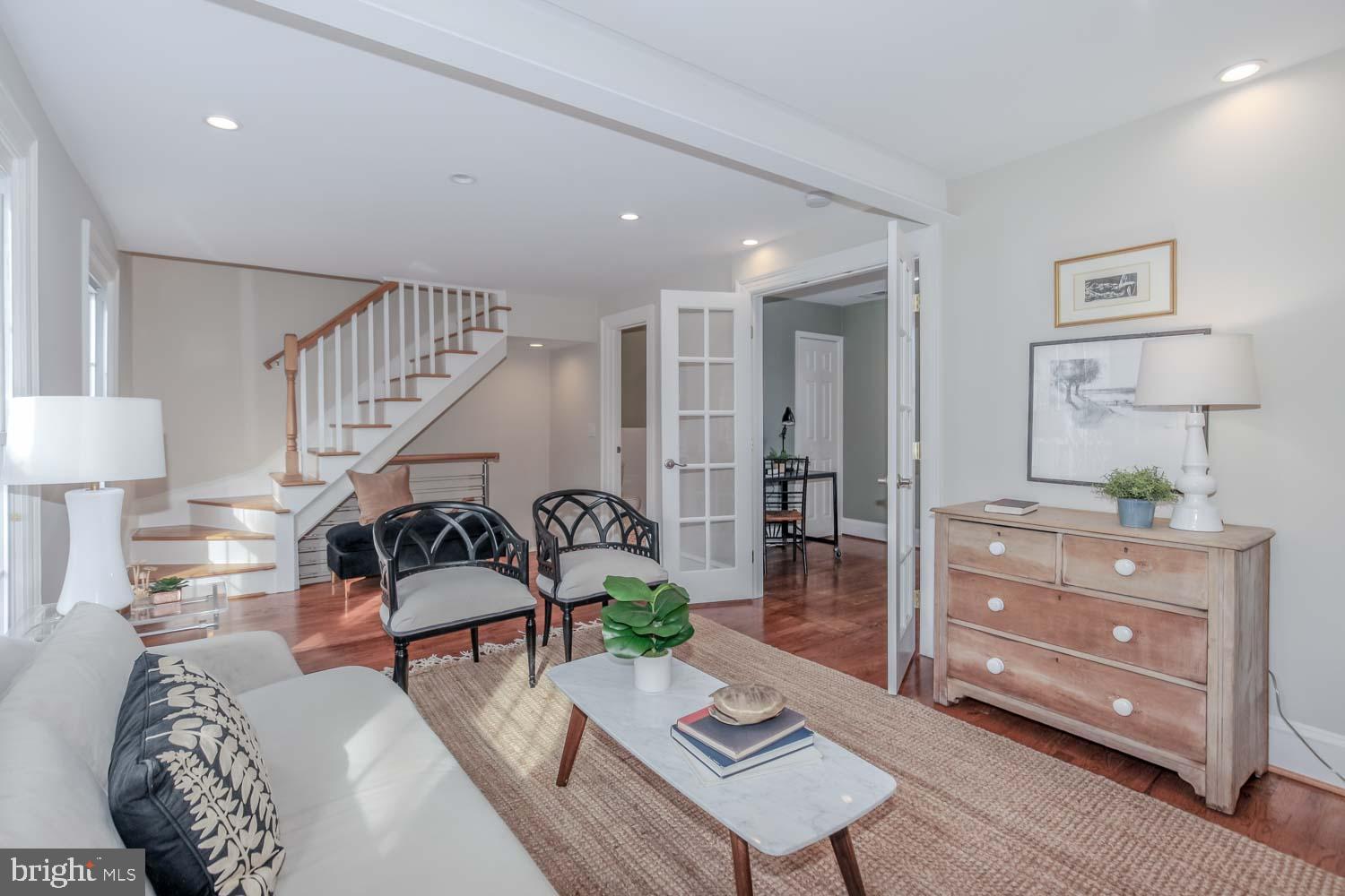 CAPITOL HILL - Residential