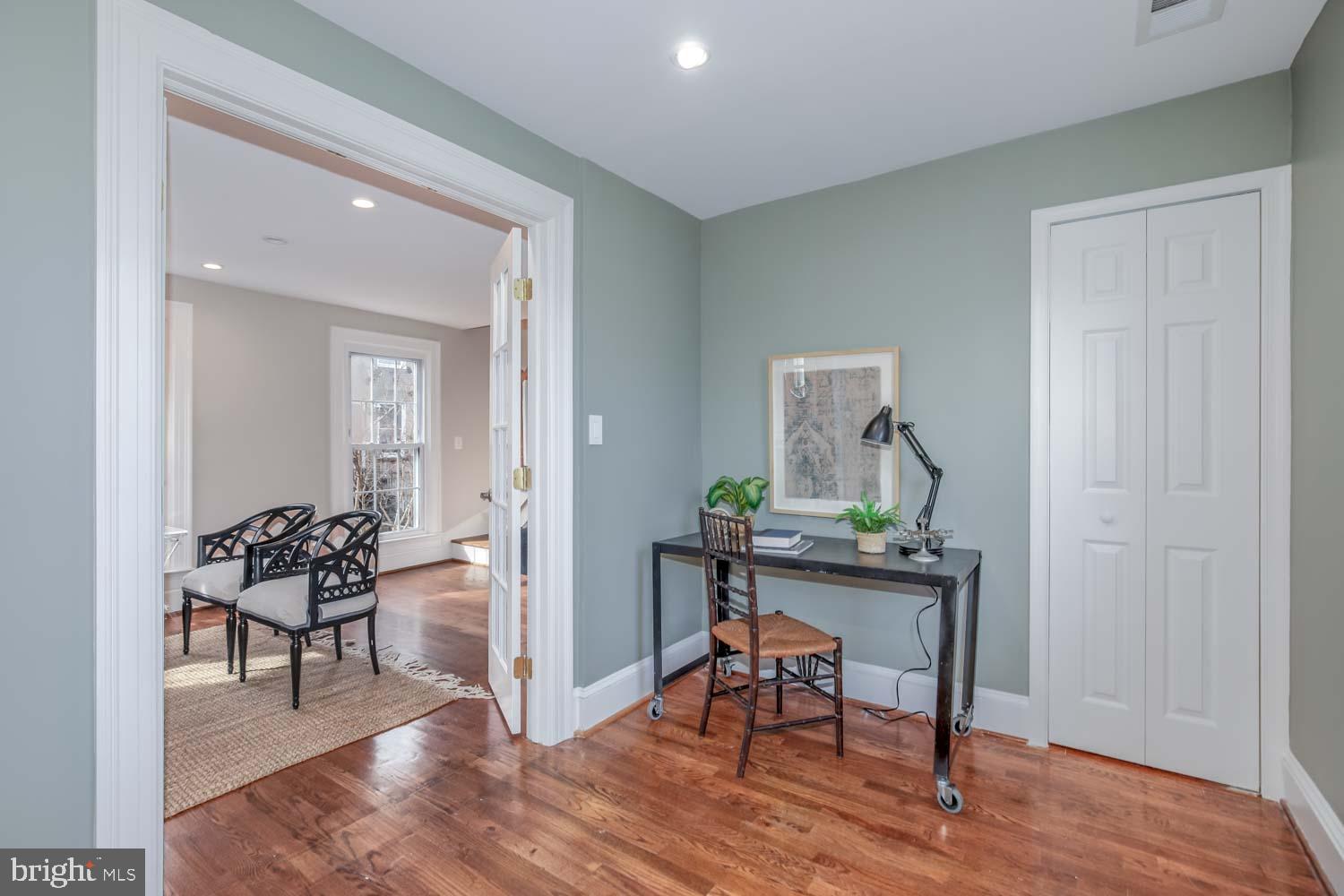 CAPITOL HILL - Residential