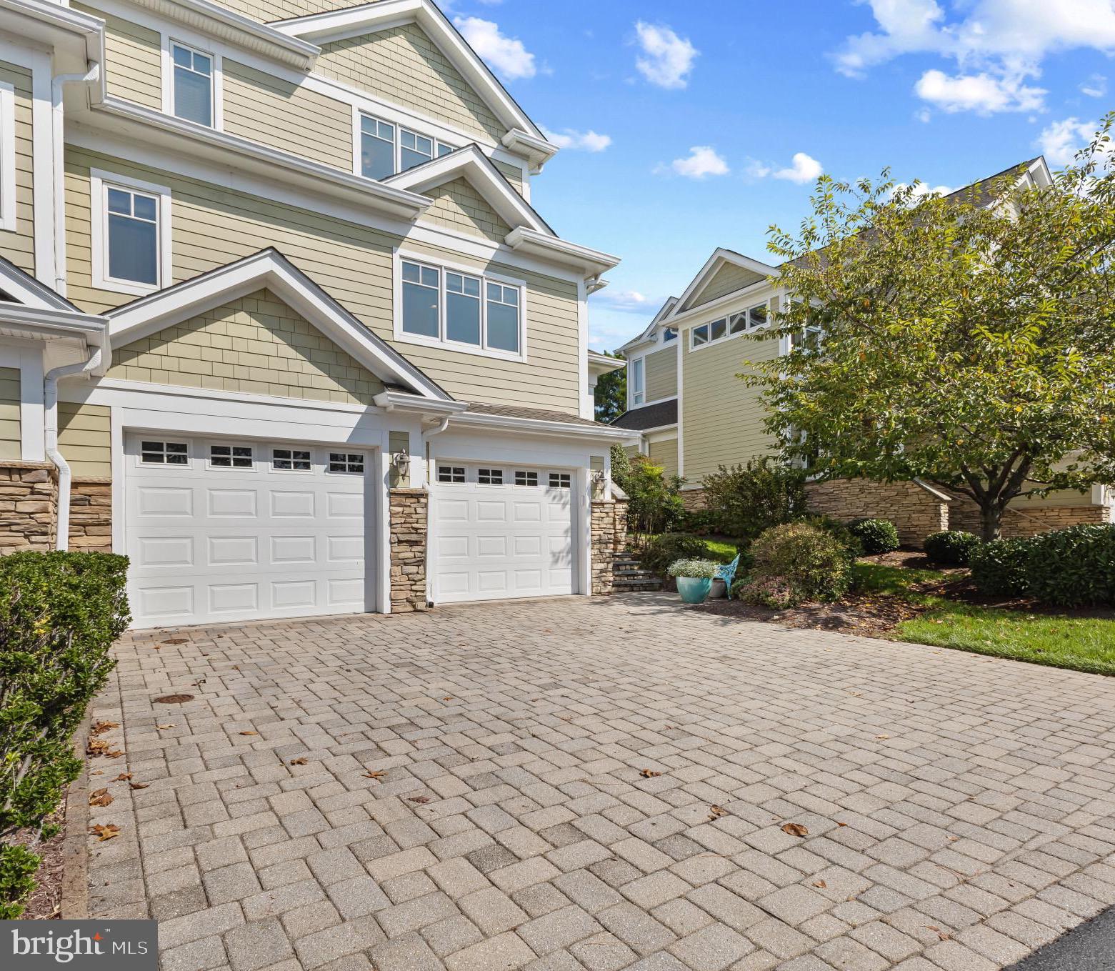 NARROWS POINTE - Residential