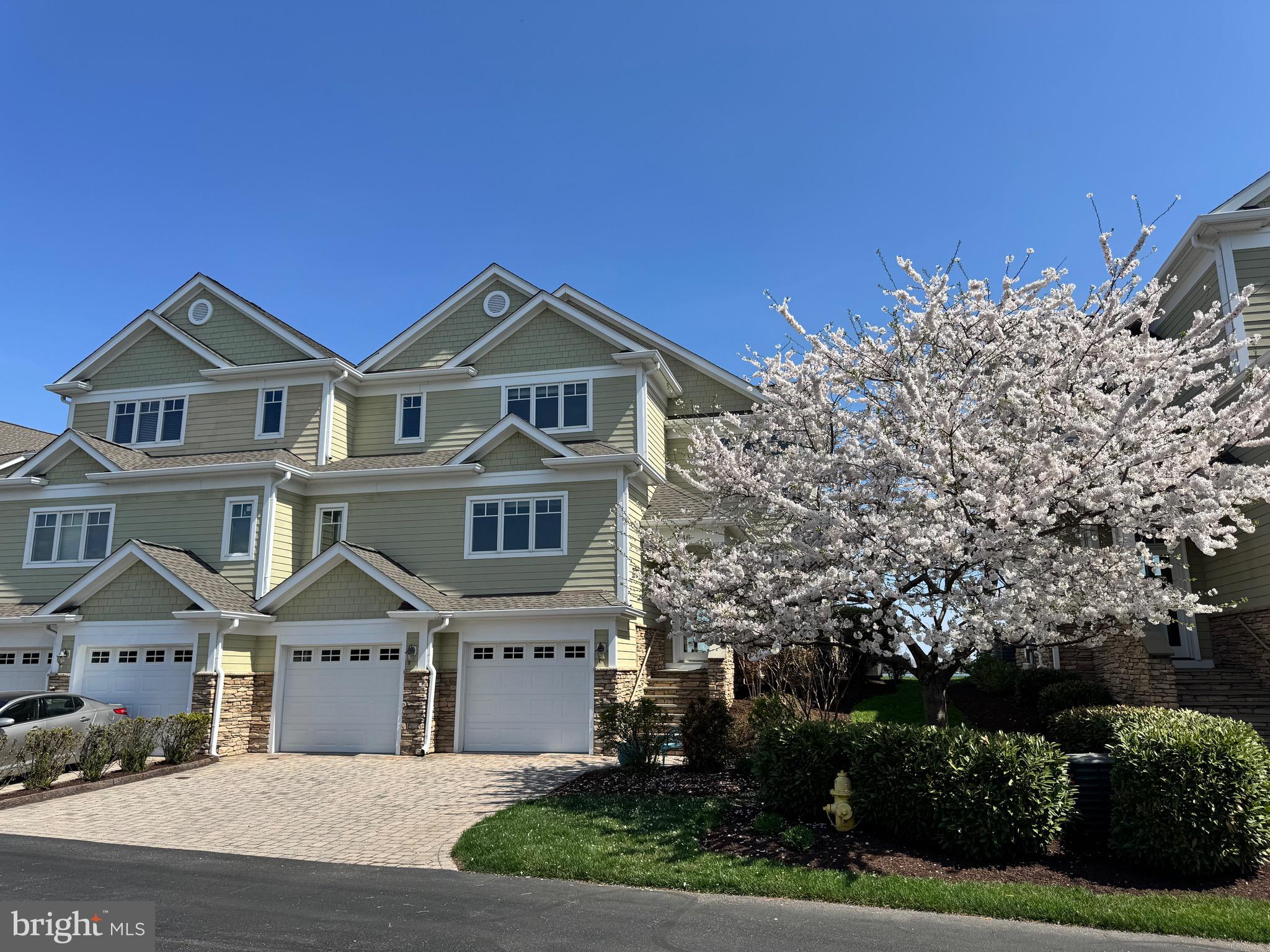 NARROWS POINTE - Residential