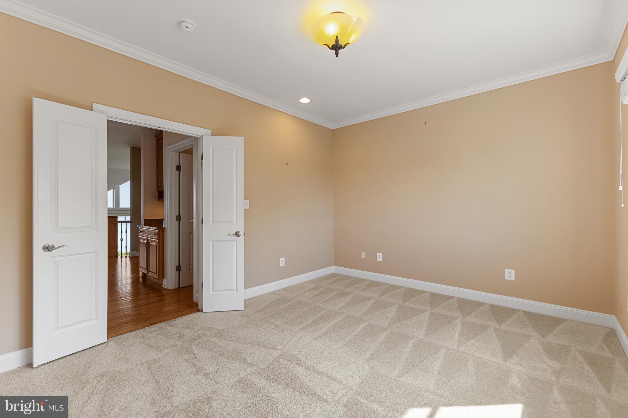 NARROWS POINTE - Residential