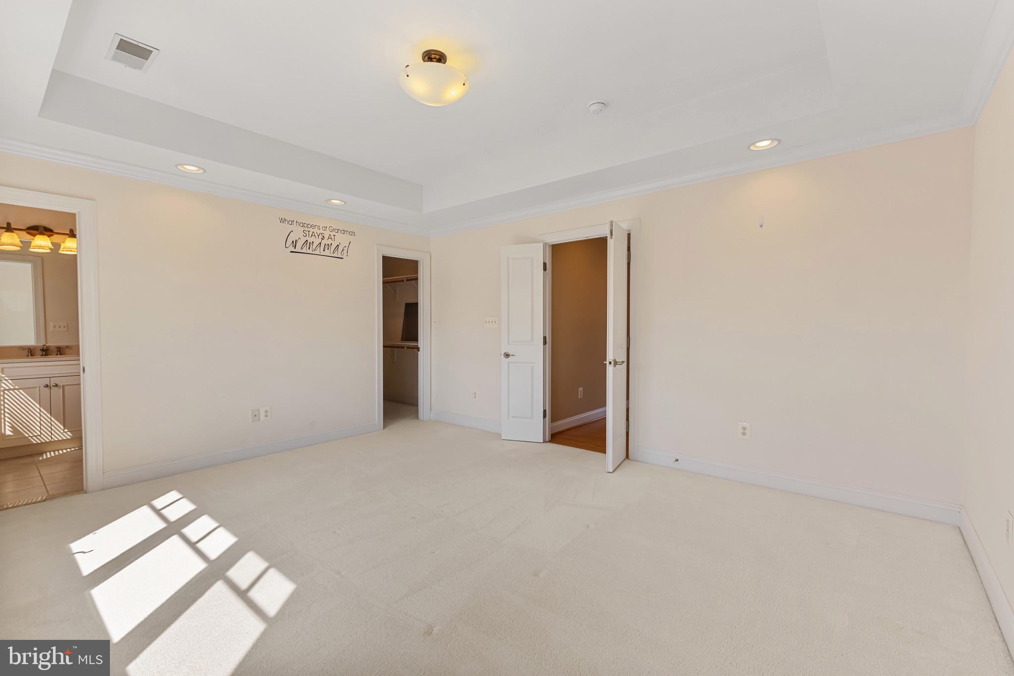 NARROWS POINTE - Residential