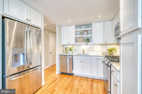 Photo of 4004 BRAINARD AVE, KENSINGTON, MD 20895 (MLS # MDMC2078206)