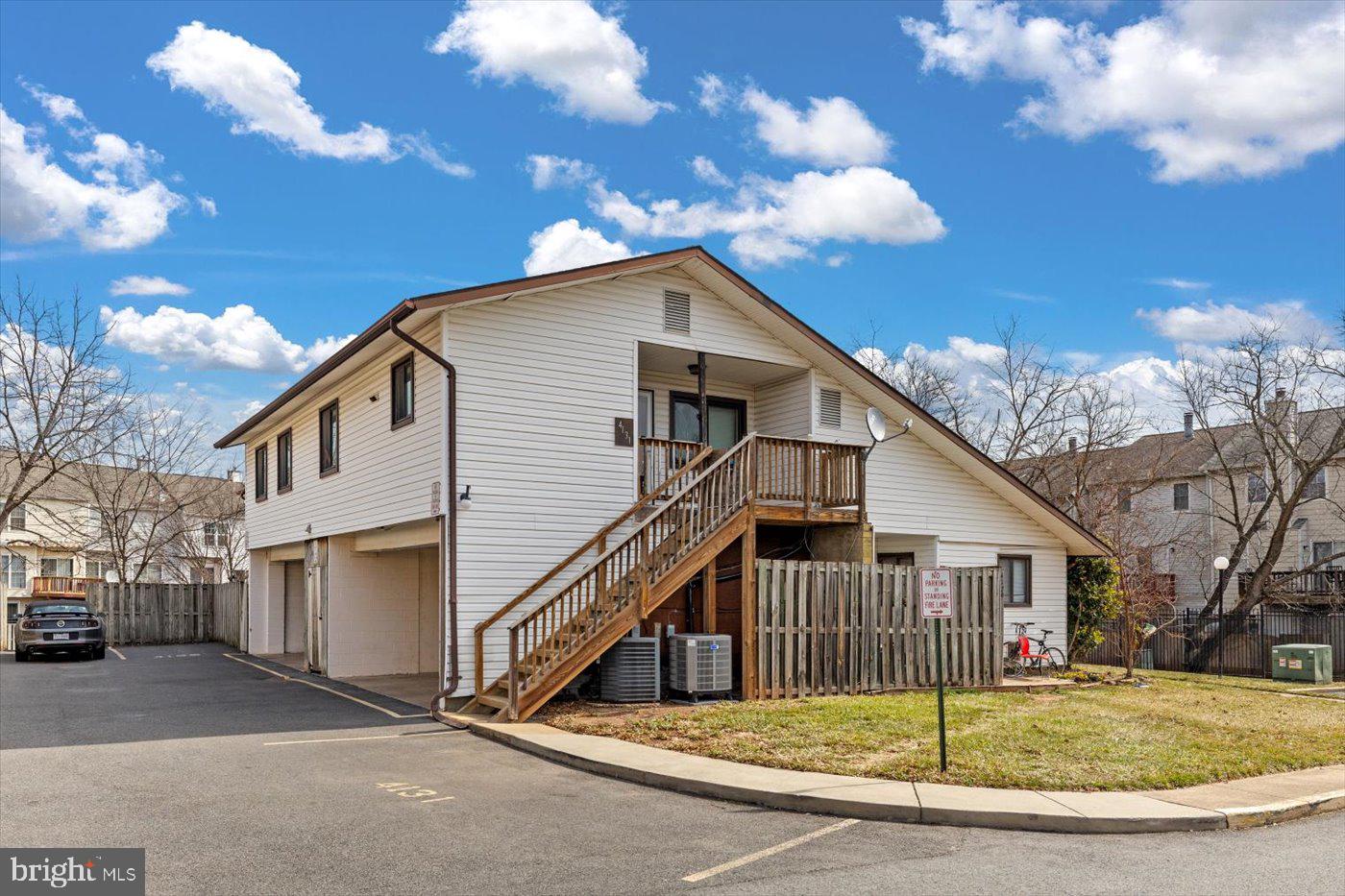 4131 MEADOWLAND COURT