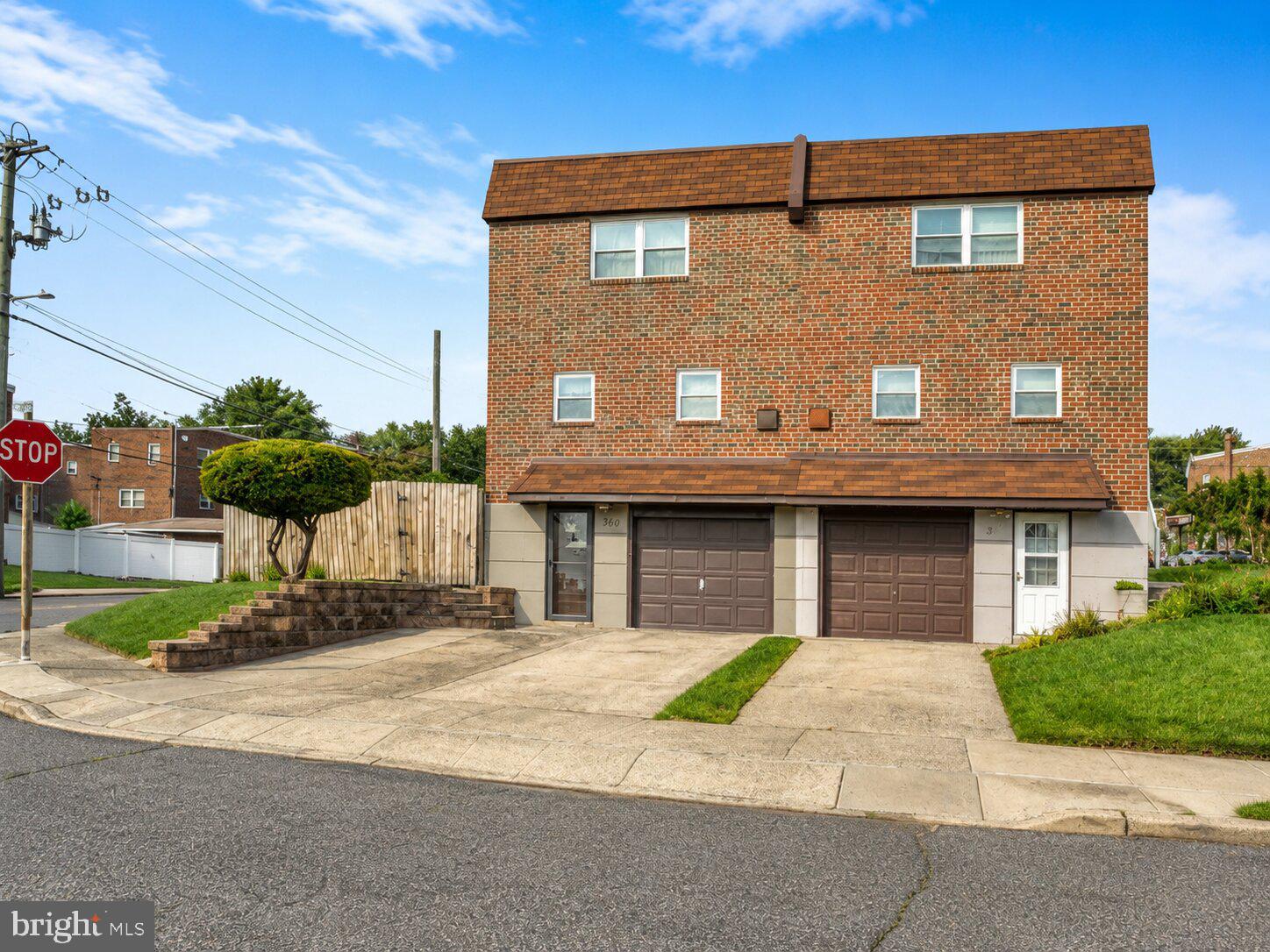 369 HELENE PLACE