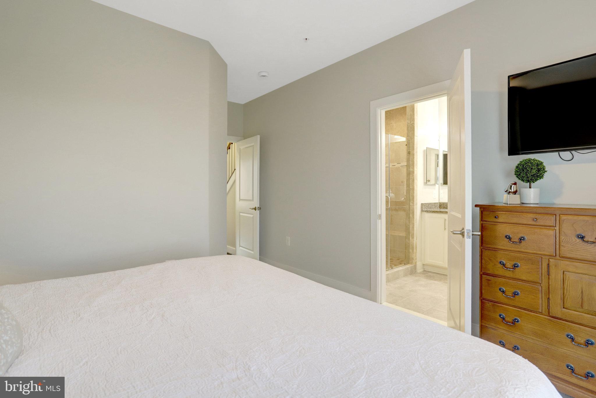 POTOMAC YARD - Residential Lease