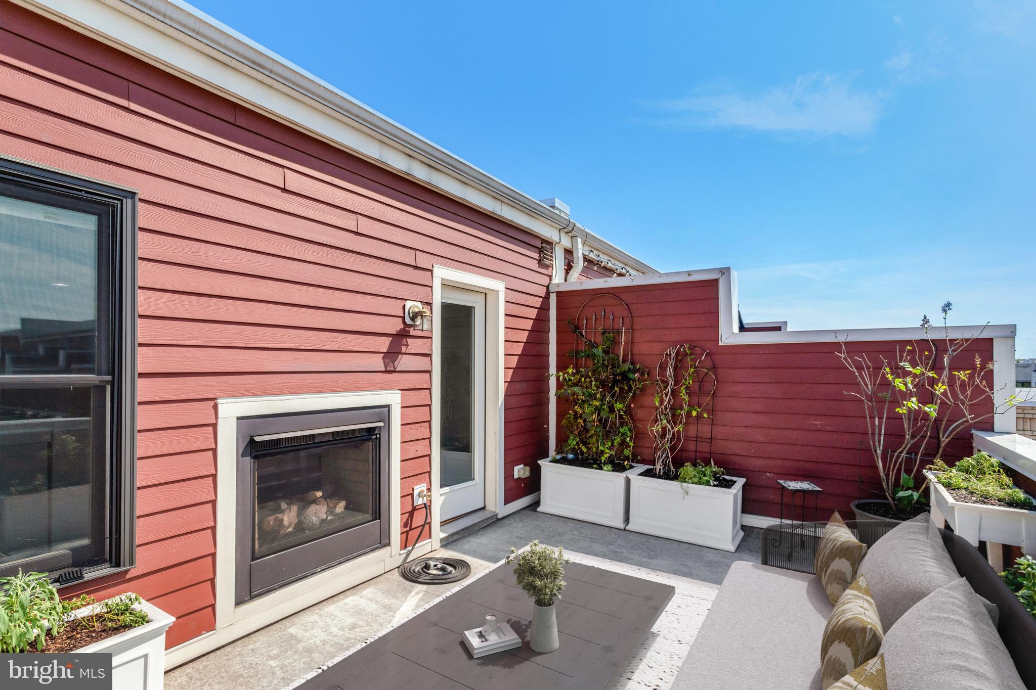 POTOMAC YARD - Residential Lease