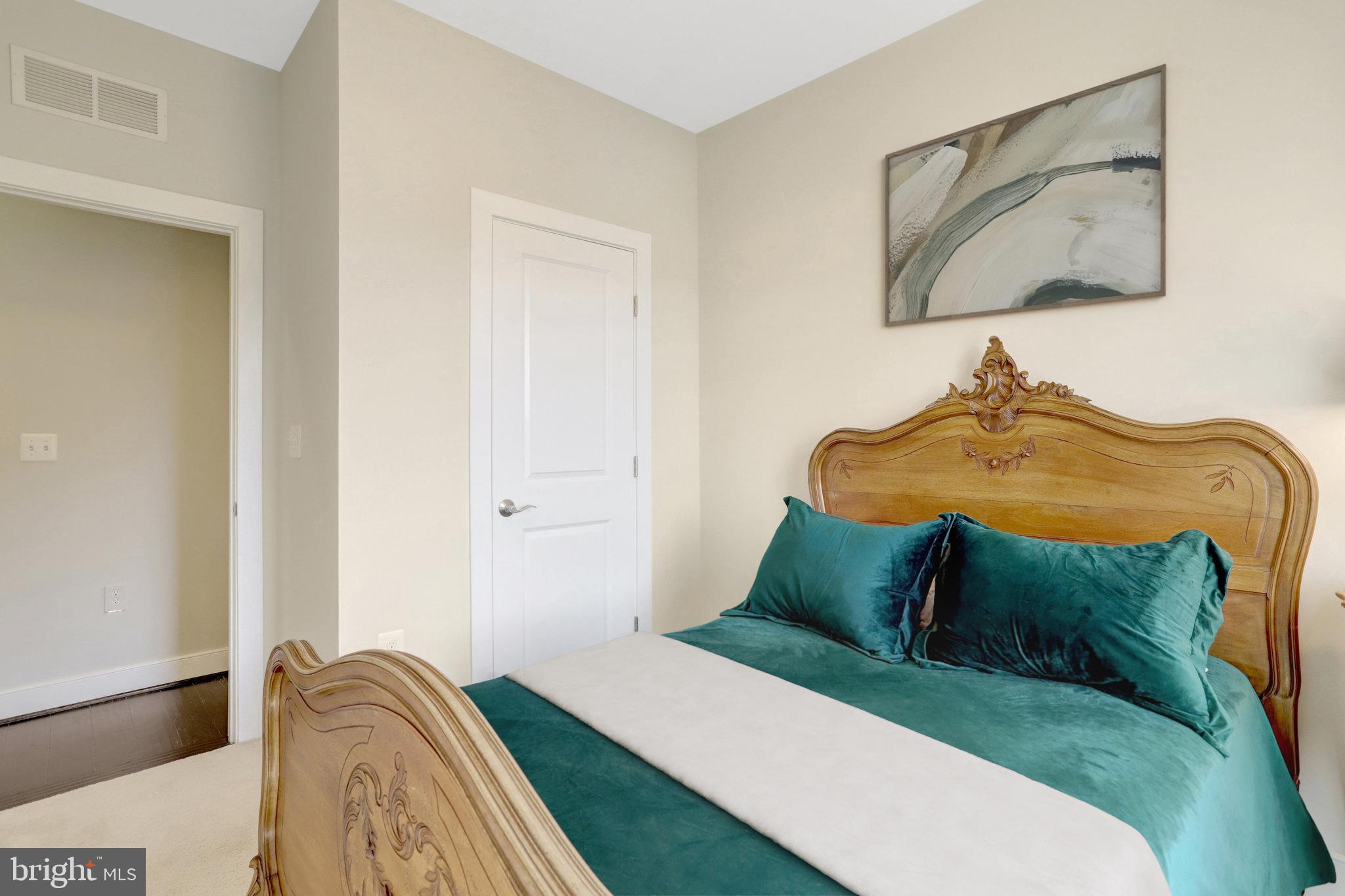 POTOMAC YARD - Residential Lease