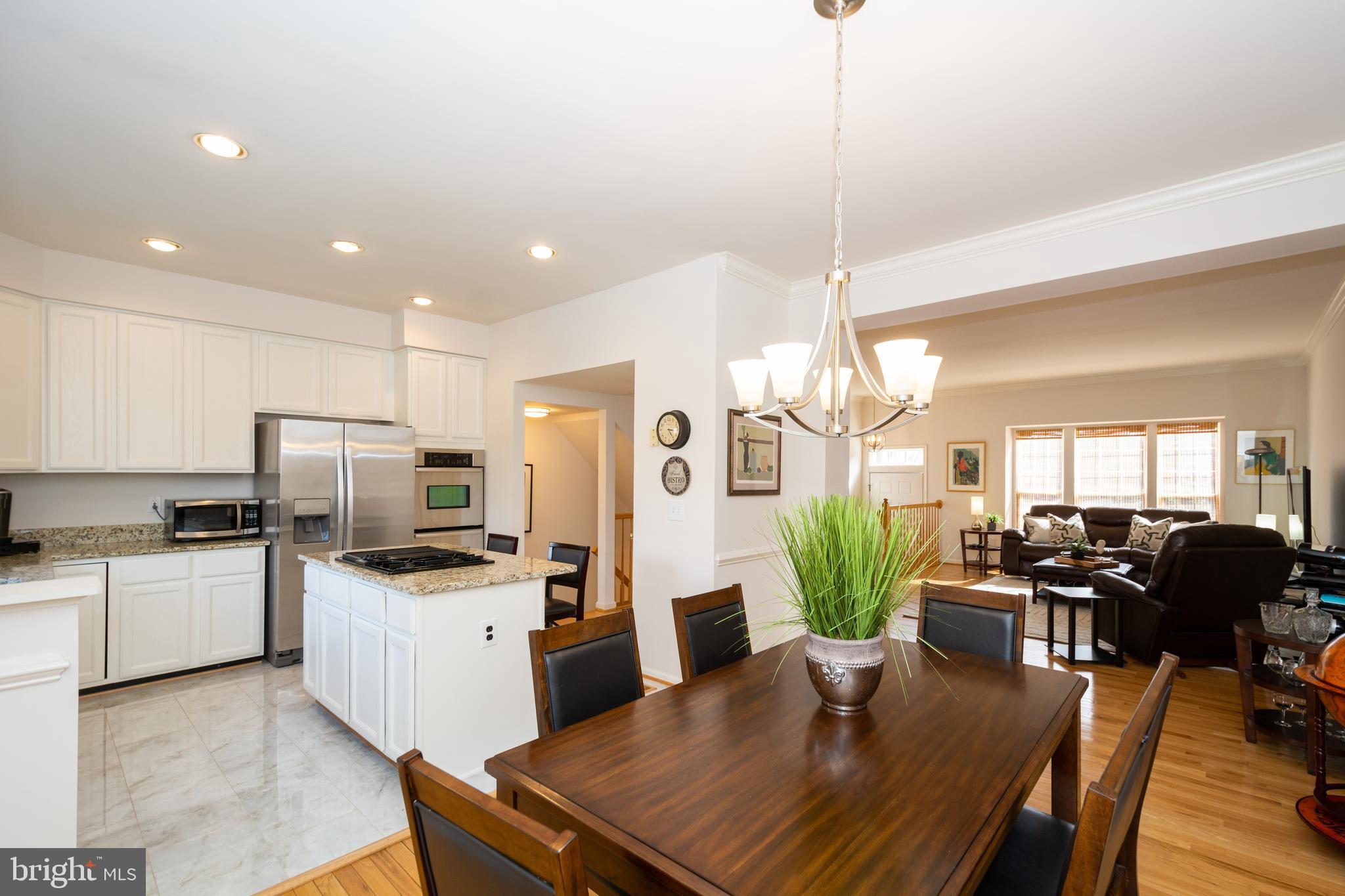 MADRILLON SPRINGS - Residential