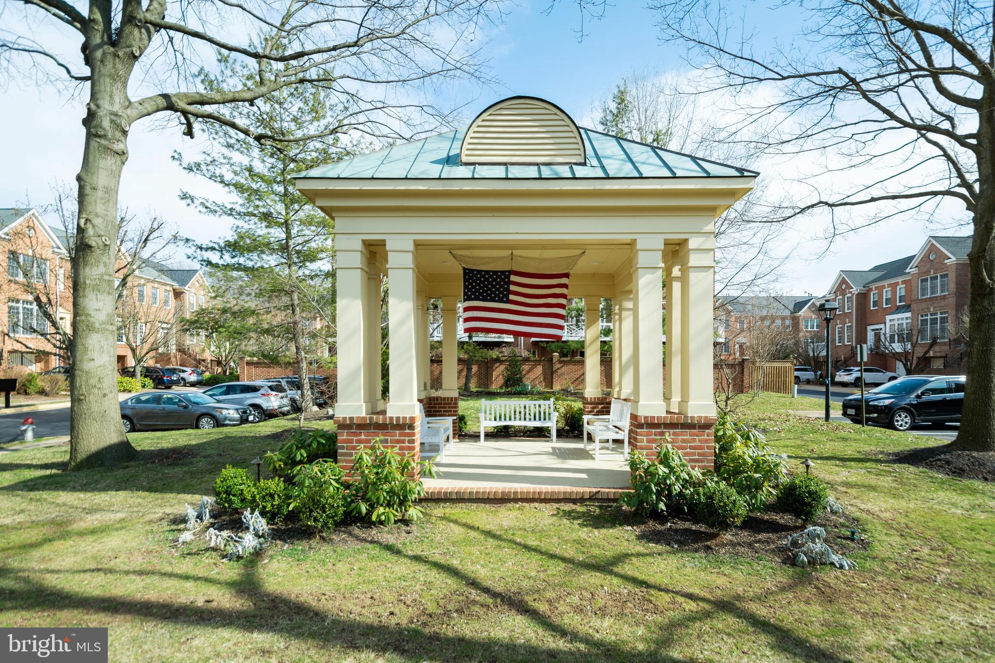 MADRILLON SPRINGS - Residential