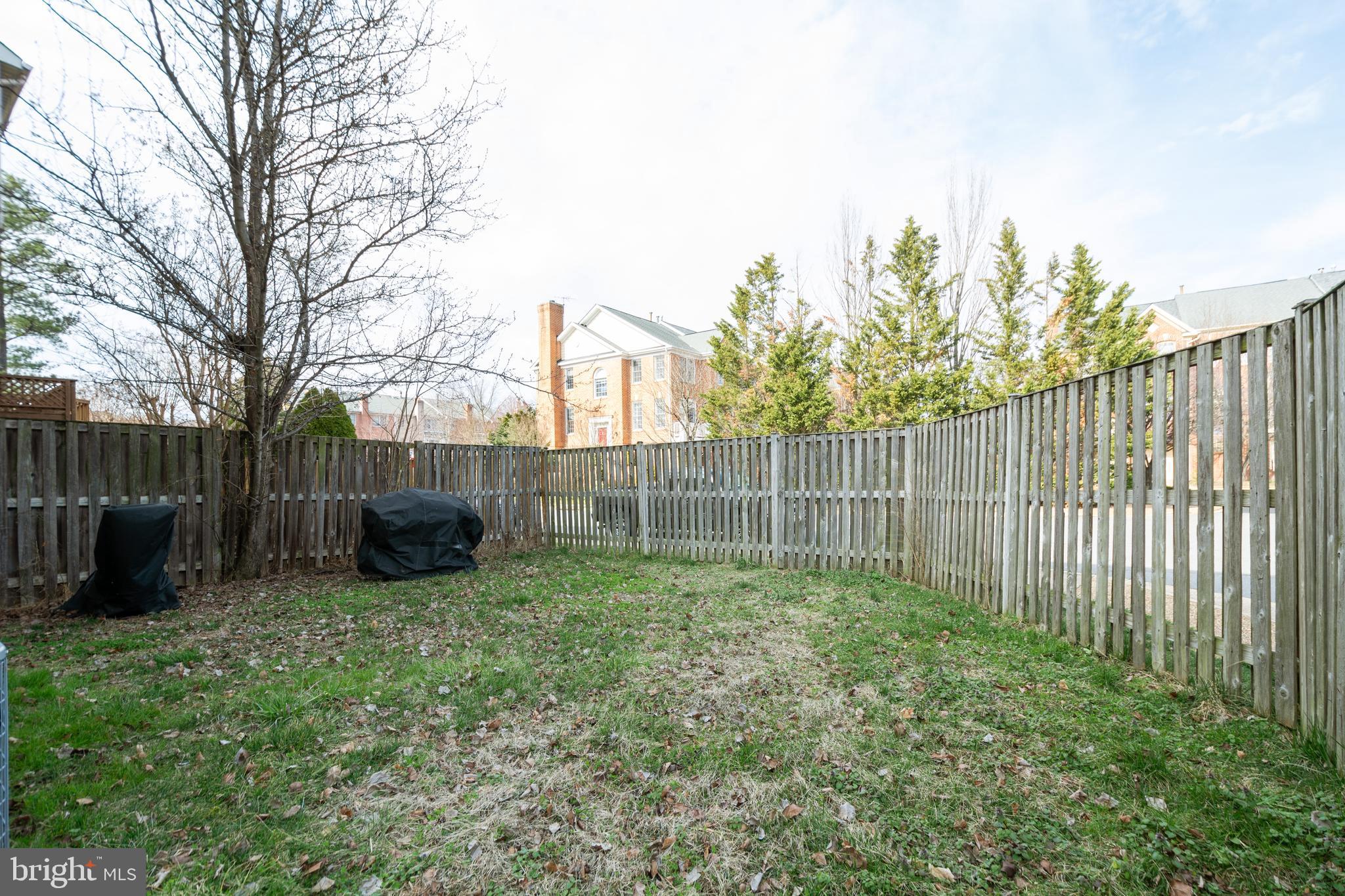 MADRILLON SPRINGS - Residential