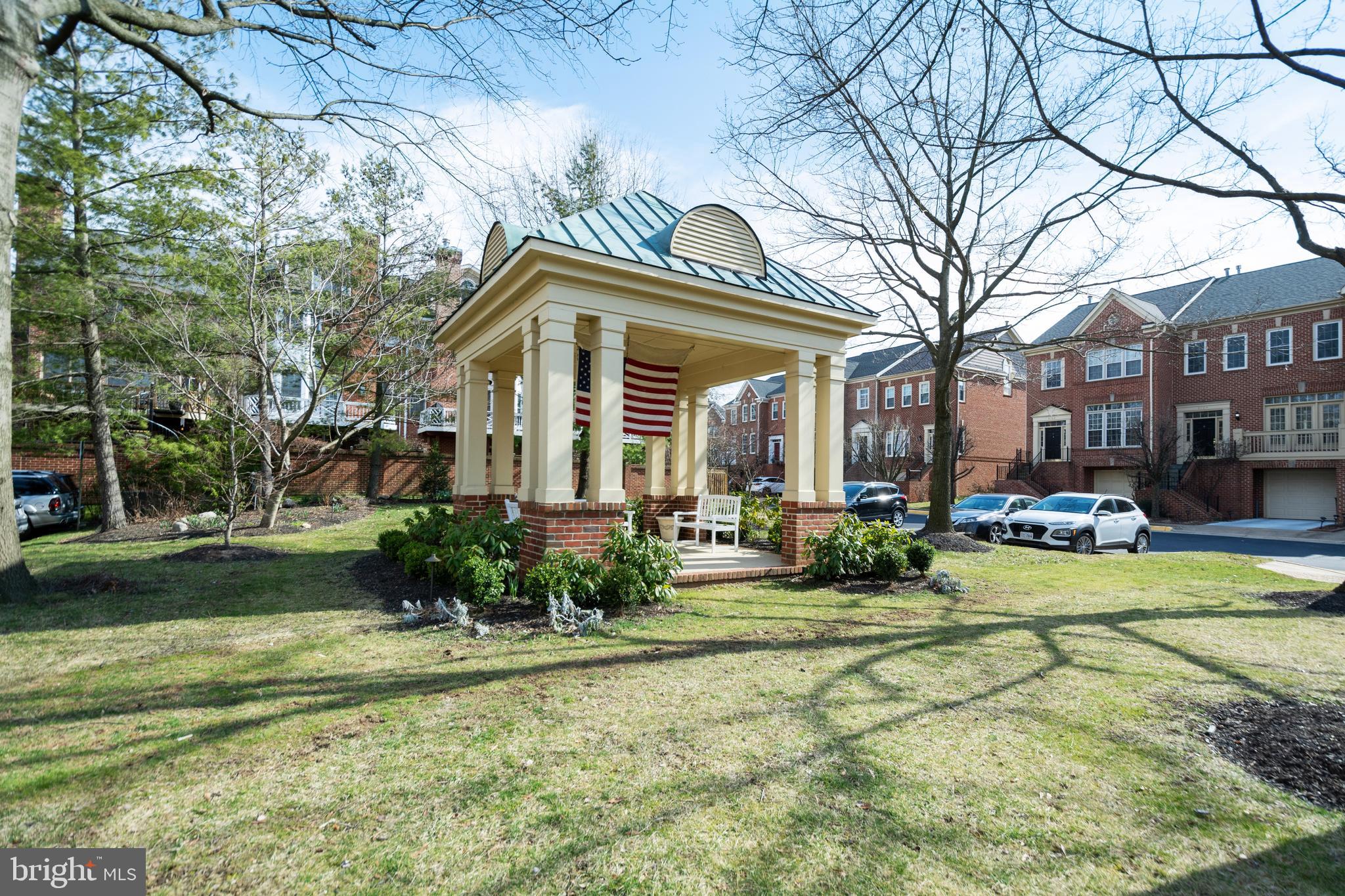 MADRILLON SPRINGS - Residential