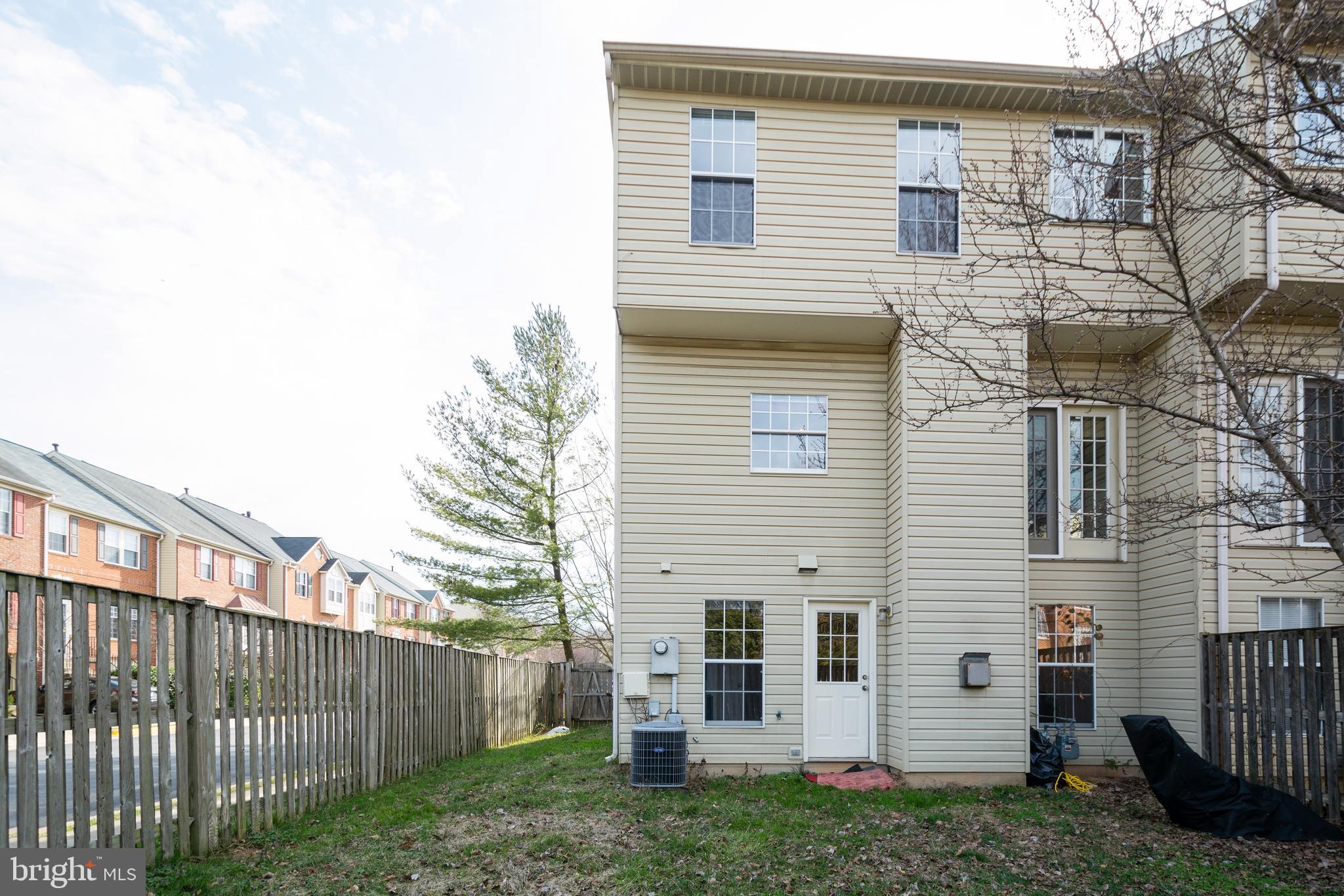 MADRILLON SPRINGS - Residential