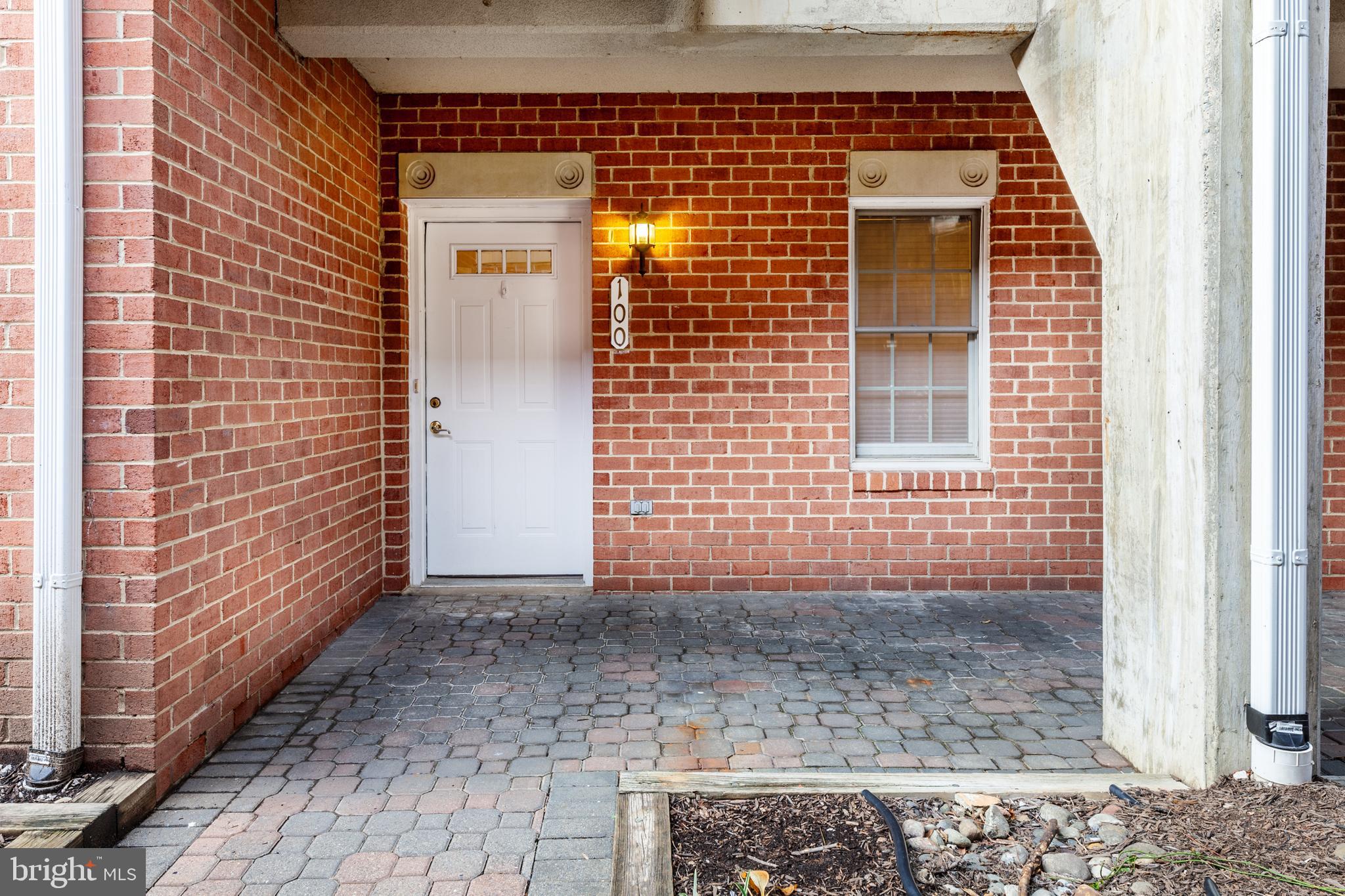 FALLS STATION - Residential Lease