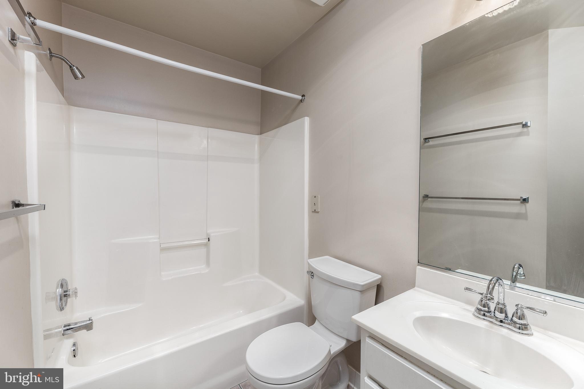 FALLS STATION - Residential Lease