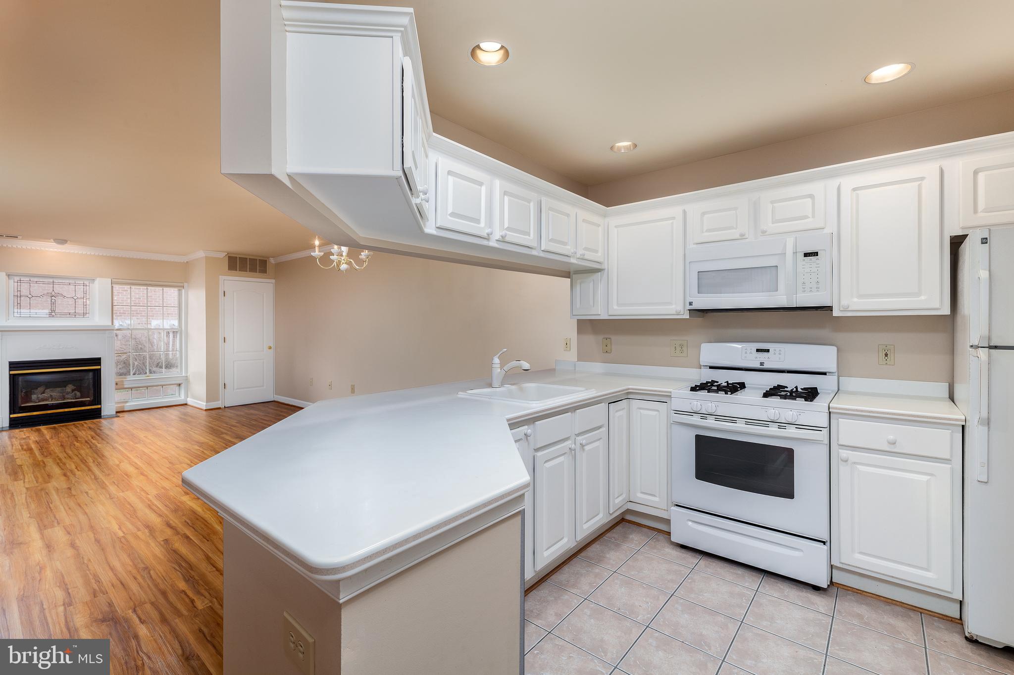 6940 FAIRFAX DRIVE 100