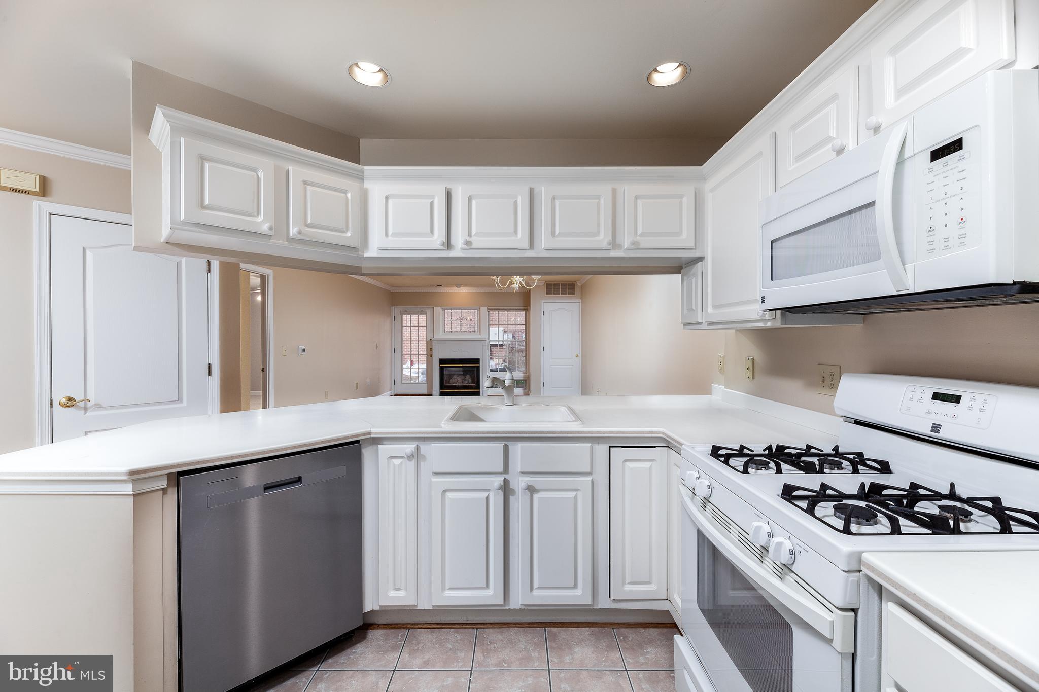 6940 FAIRFAX DRIVE 100