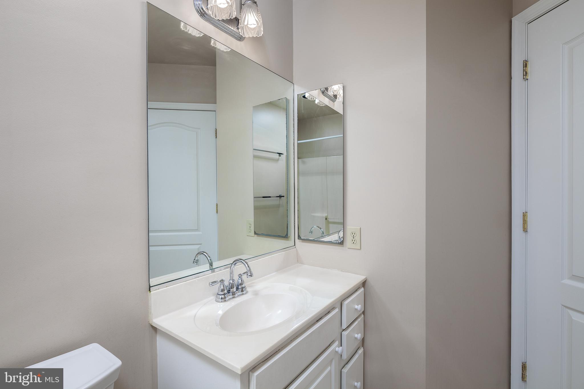 FALLS STATION - Residential Lease