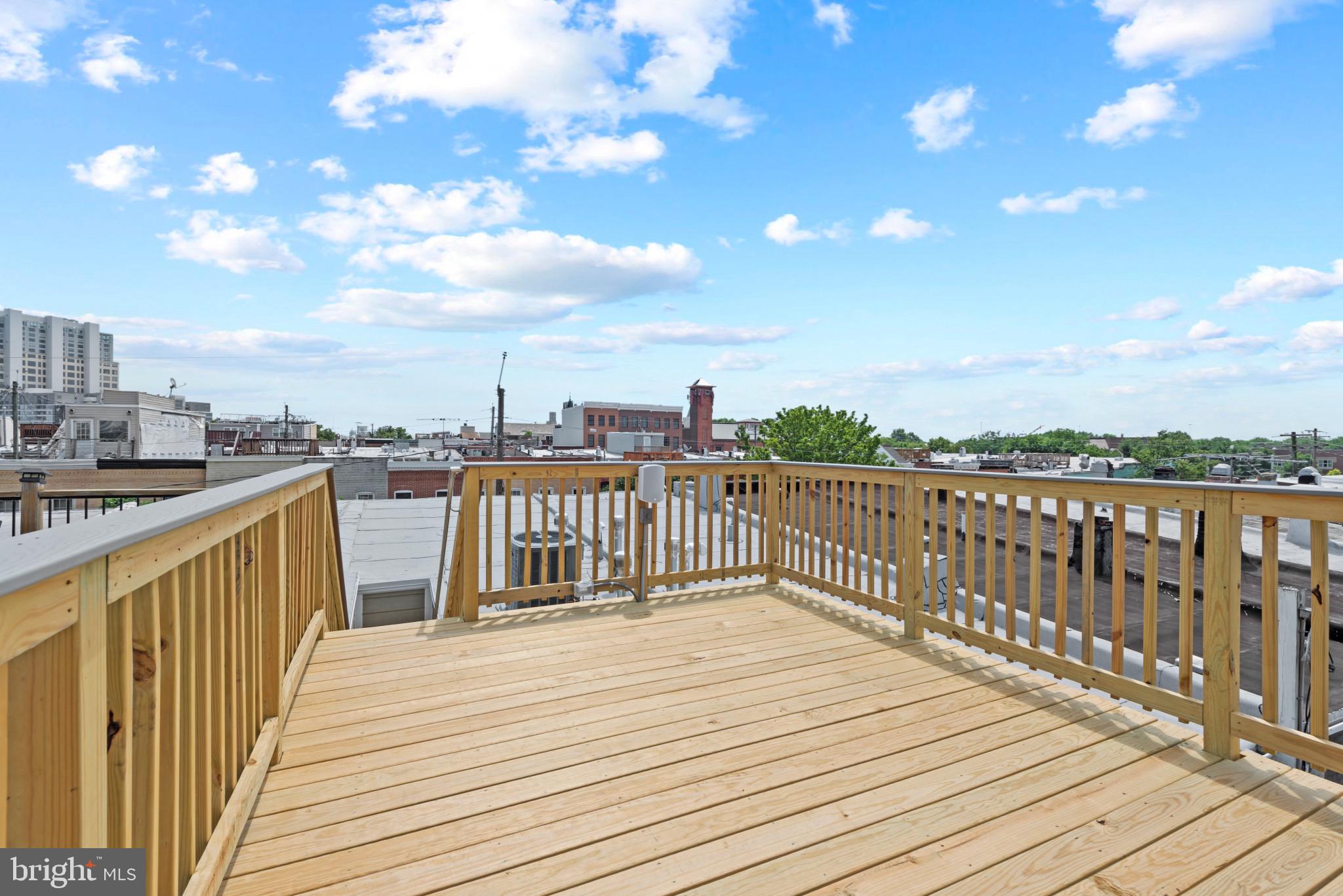 LOCUST POINT - Residential