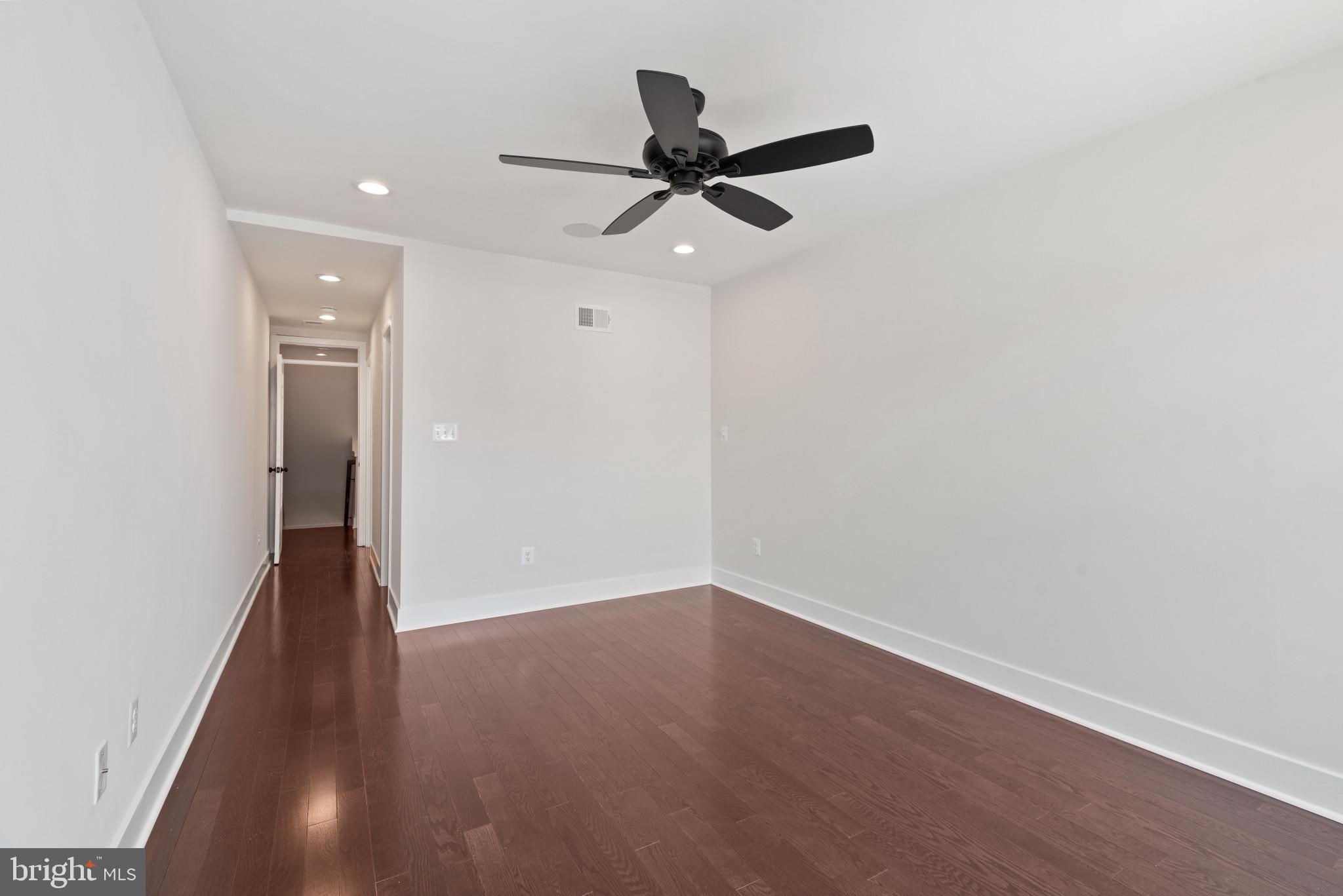 LOCUST POINT - Residential