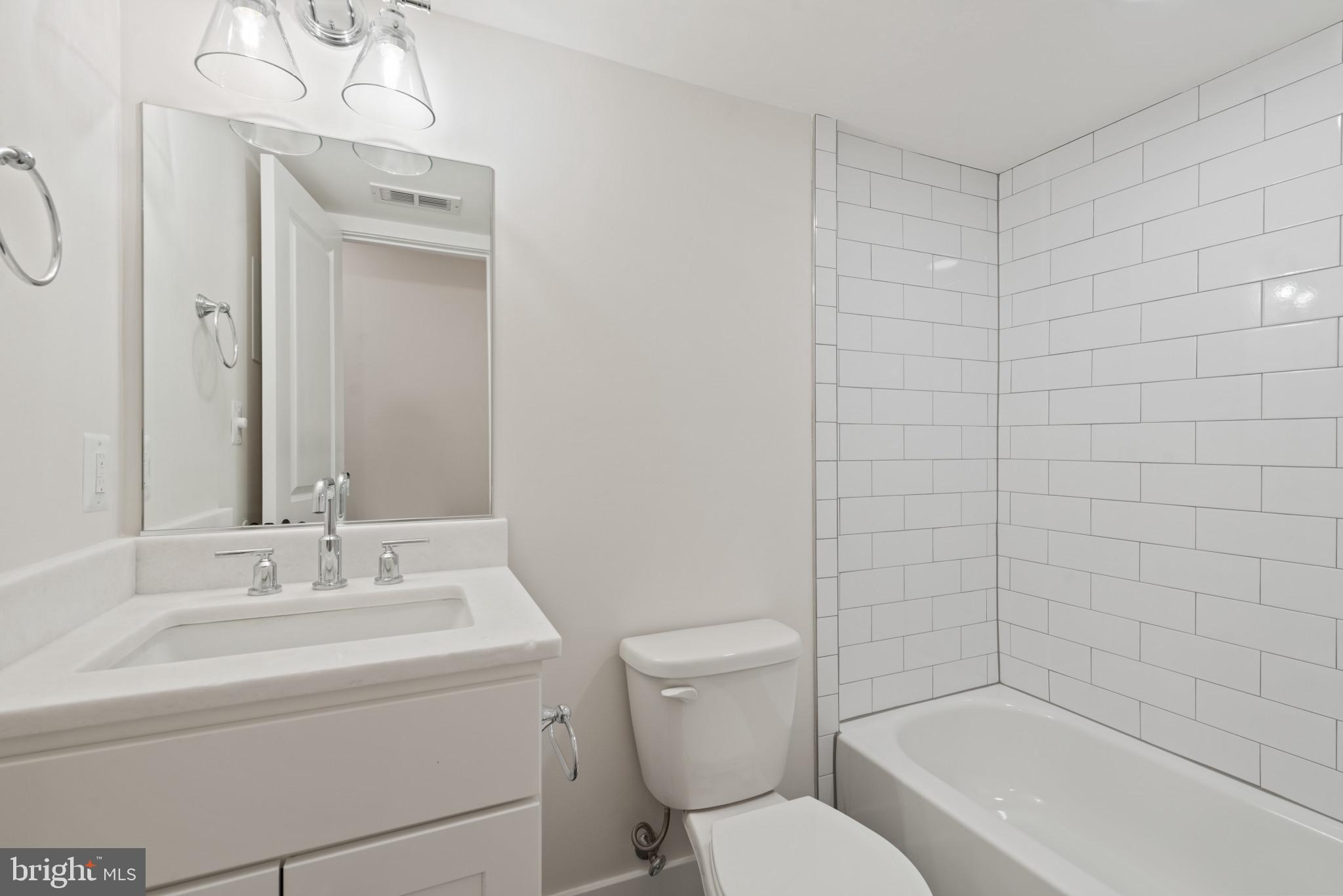 LOCUST POINT - Residential