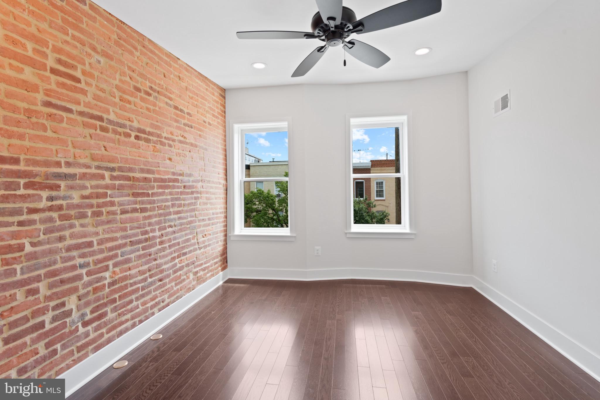 LOCUST POINT - Residential
